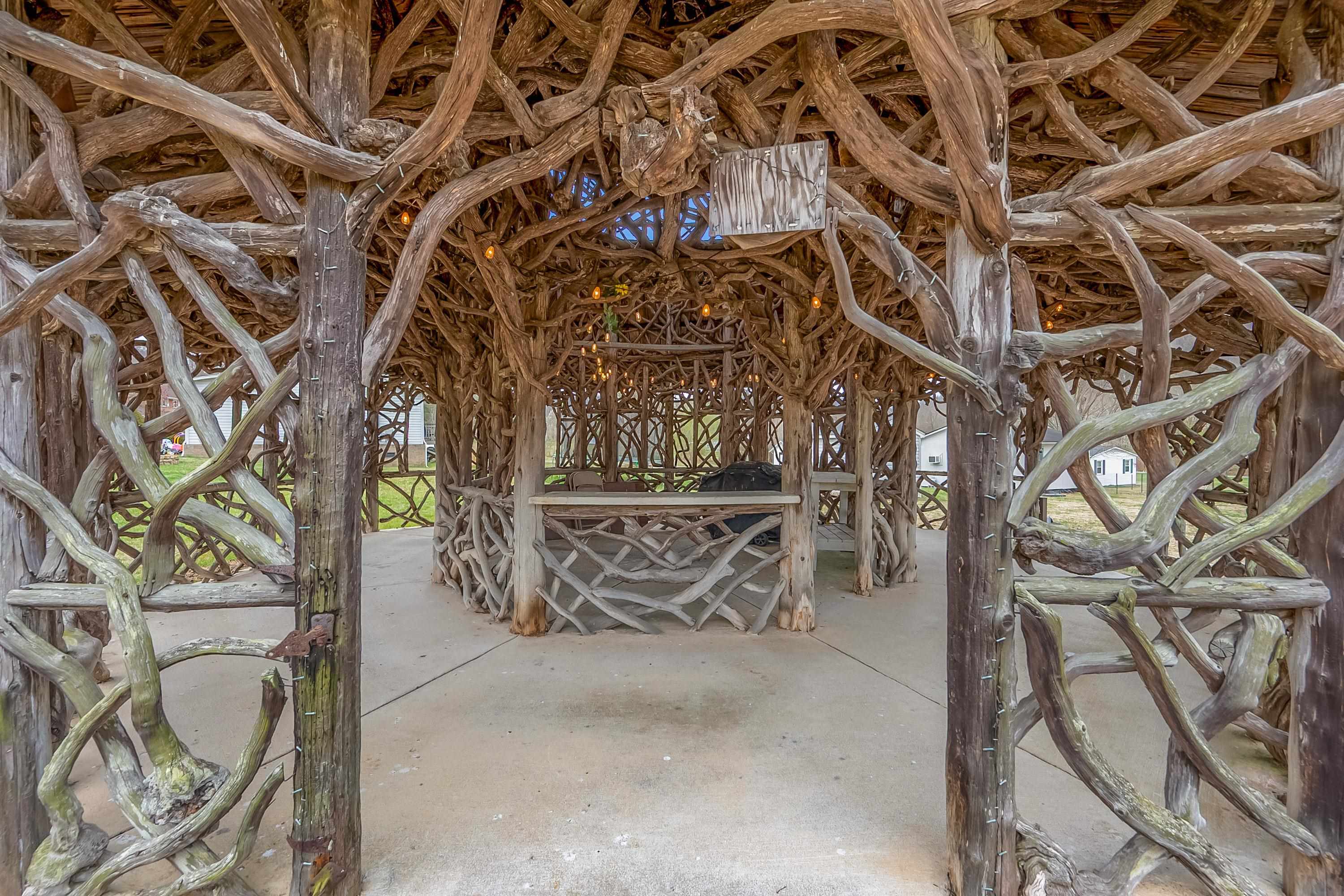 Shawsville, Virginia 24162, United States, 2 Bedrooms Bedrooms, ,2 BathroomsBathrooms,Residential,Active,106907