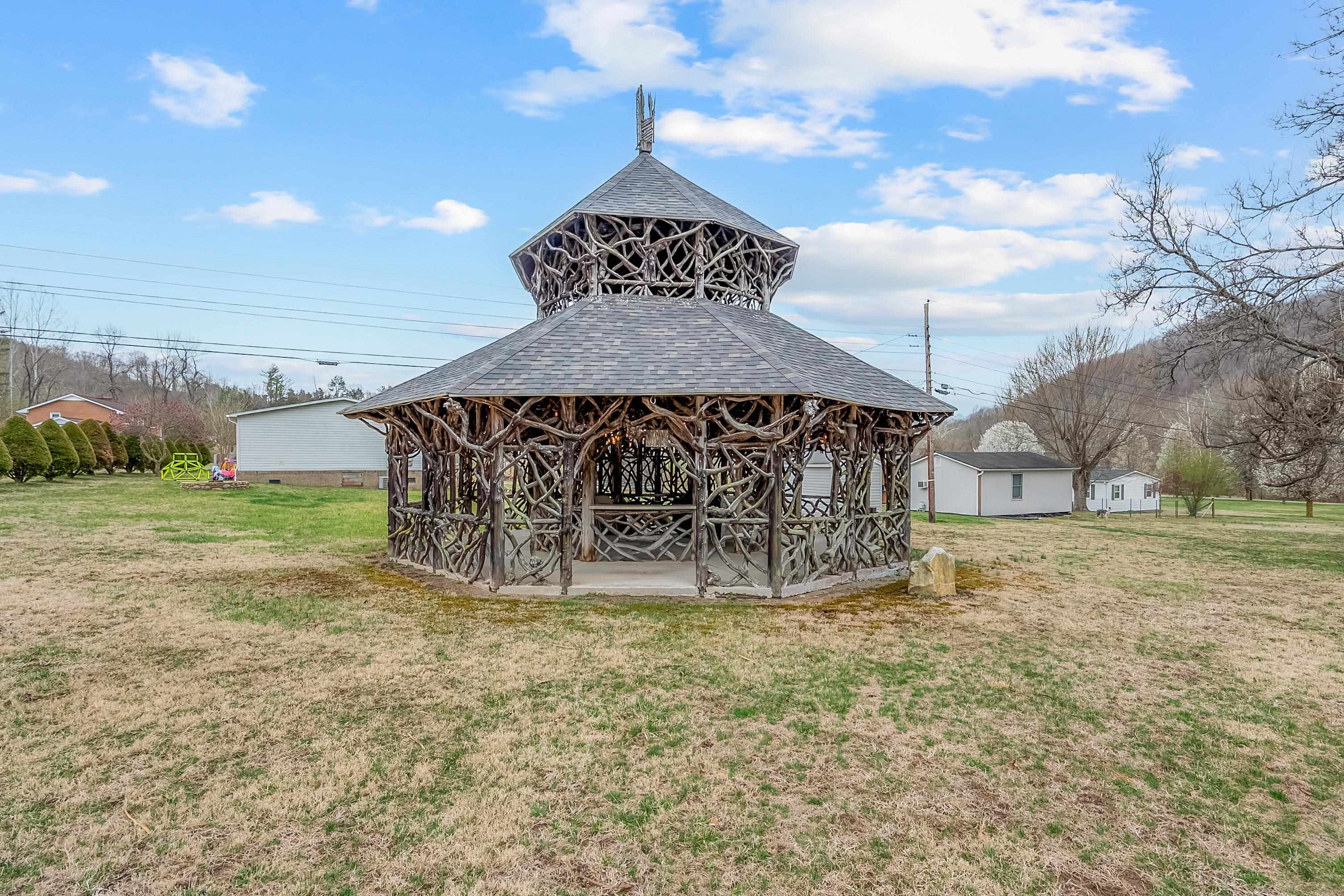 Shawsville, Virginia 24162, United States, 2 Bedrooms Bedrooms, ,2 BathroomsBathrooms,Residential,Active,106907