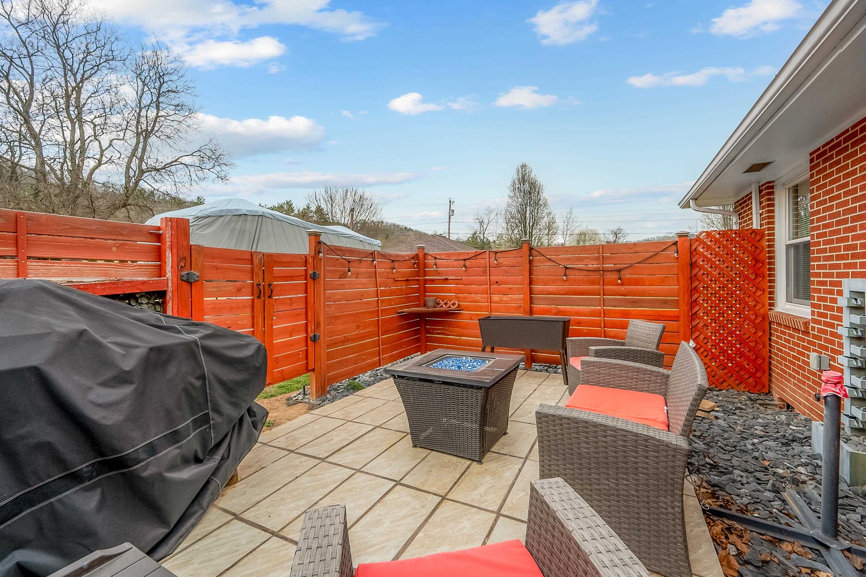 Shawsville, Virginia 24162, United States, 2 Bedrooms Bedrooms, ,2 BathroomsBathrooms,Residential,Active,106907