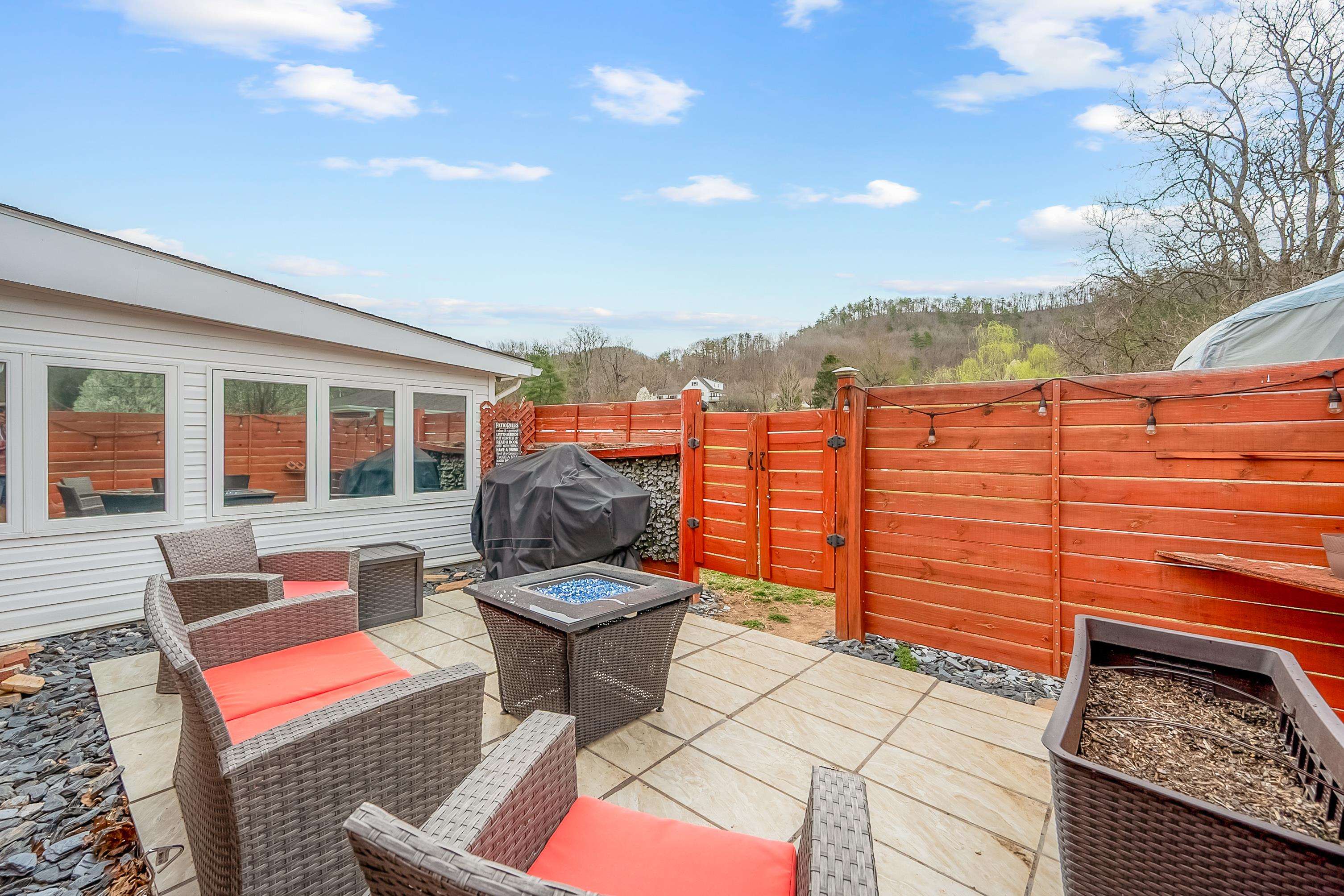 Shawsville, Virginia 24162, United States, 2 Bedrooms Bedrooms, ,2 BathroomsBathrooms,Residential,Active,106907