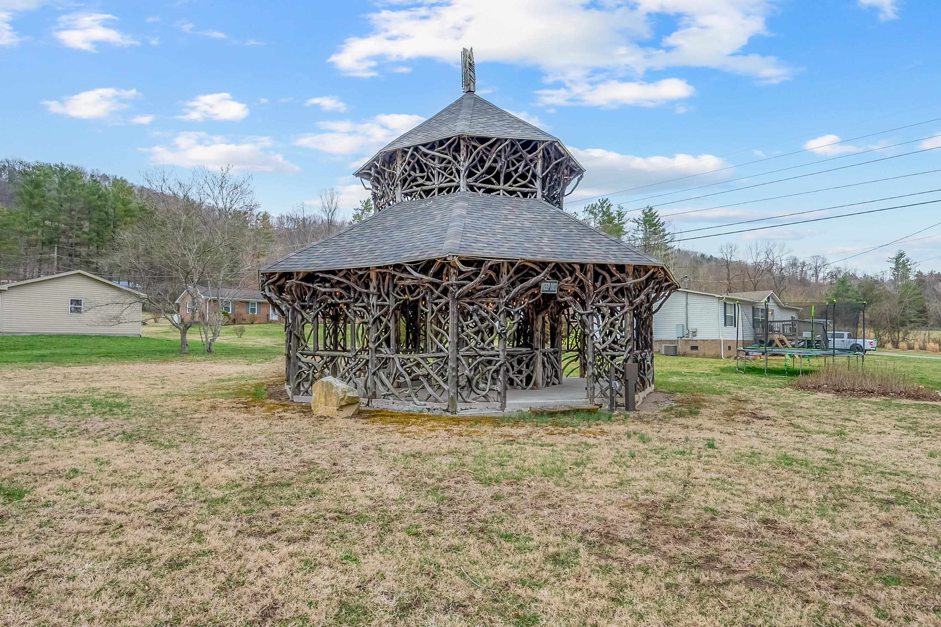 Shawsville, Virginia 24162, United States, 2 Bedrooms Bedrooms, ,2 BathroomsBathrooms,Residential,Active,106907