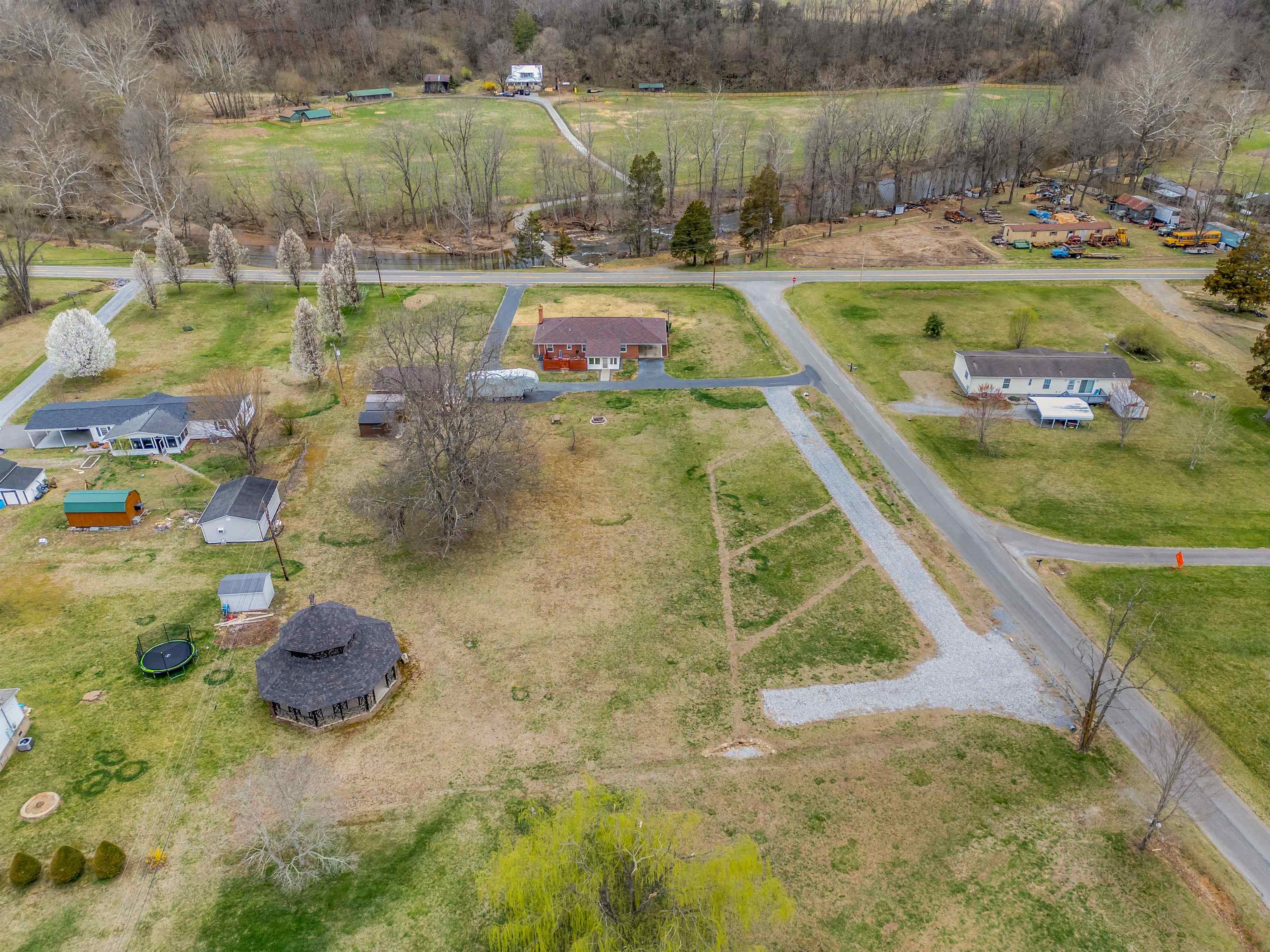 Shawsville, Virginia 24162, United States, 2 Bedrooms Bedrooms, ,2 BathroomsBathrooms,Residential,Active,106907