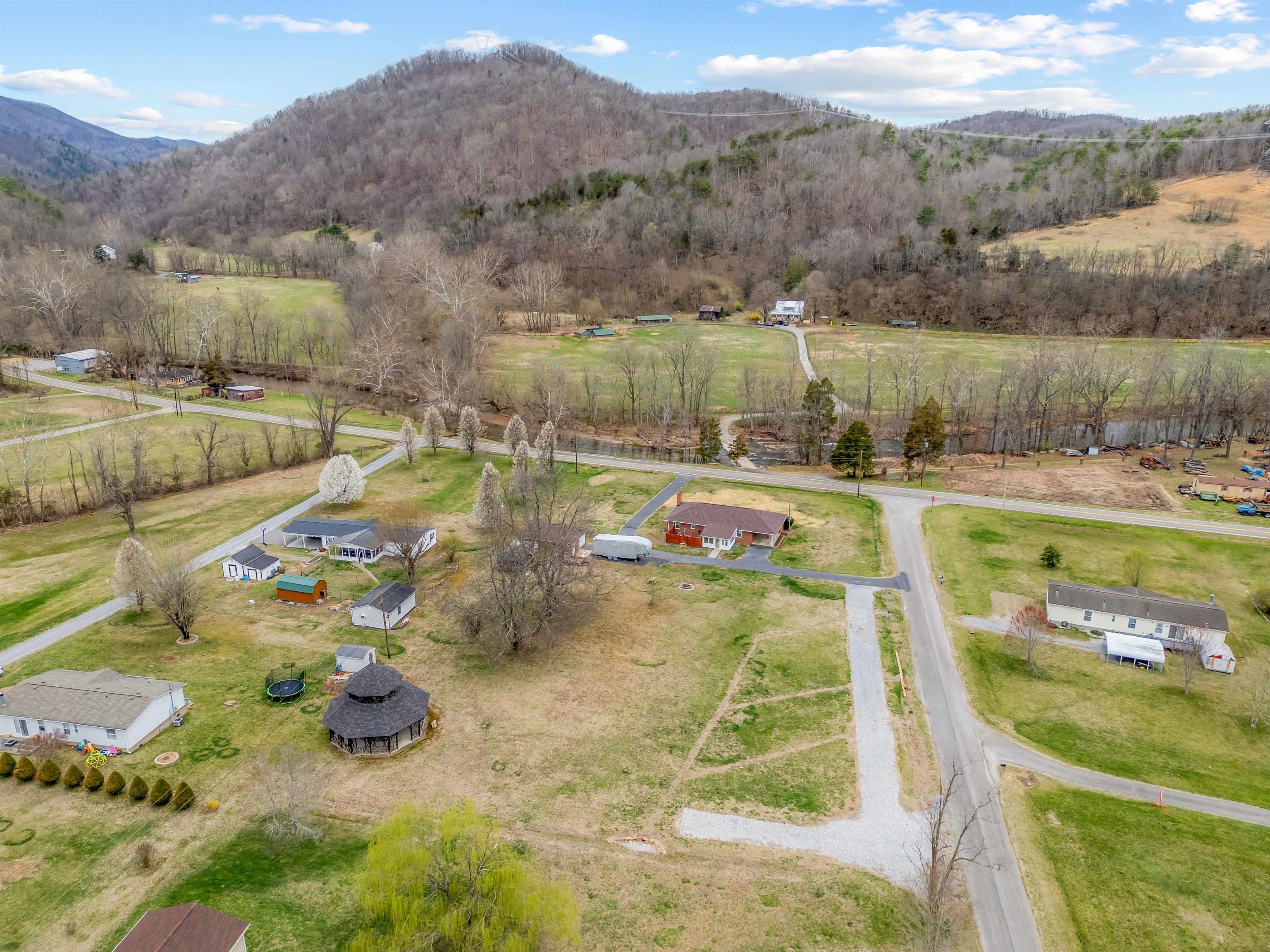 Shawsville, Virginia 24162, United States, 2 Bedrooms Bedrooms, ,2 BathroomsBathrooms,Residential,Active,106907