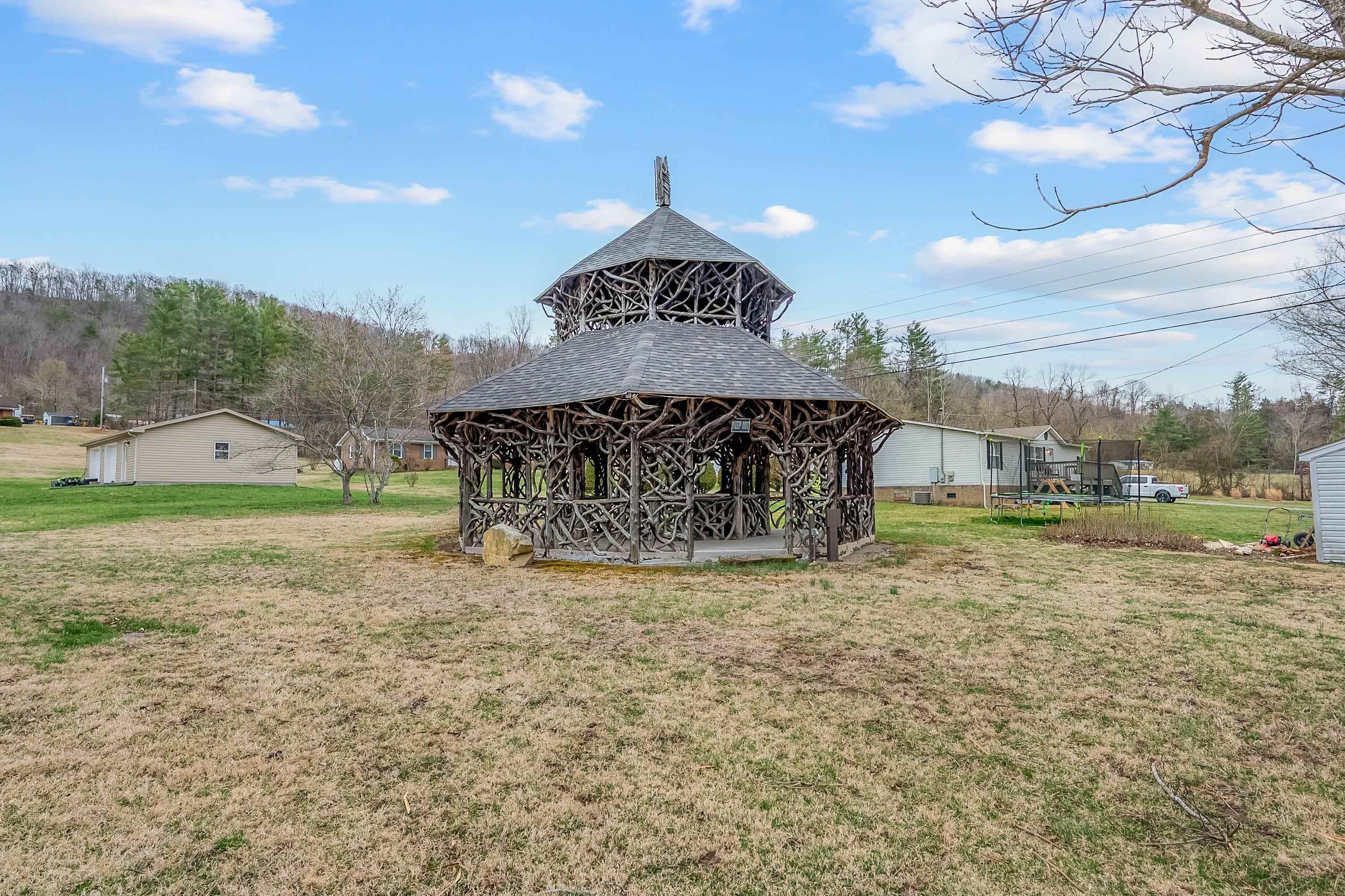 Shawsville, Virginia 24162, United States, 2 Bedrooms Bedrooms, ,2 BathroomsBathrooms,Residential,Active,106907