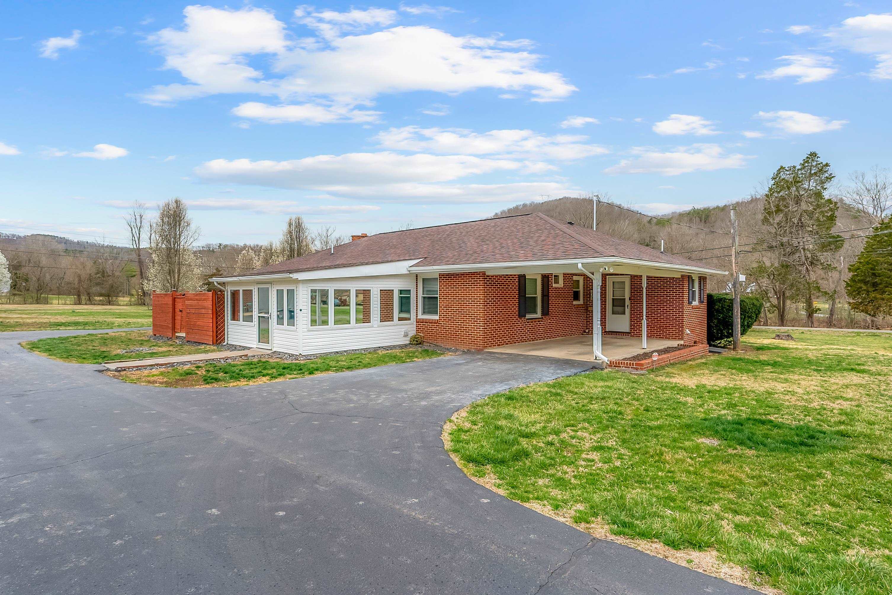 Shawsville, Virginia 24162, United States, 2 Bedrooms Bedrooms, ,2 BathroomsBathrooms,Residential,Active,106907