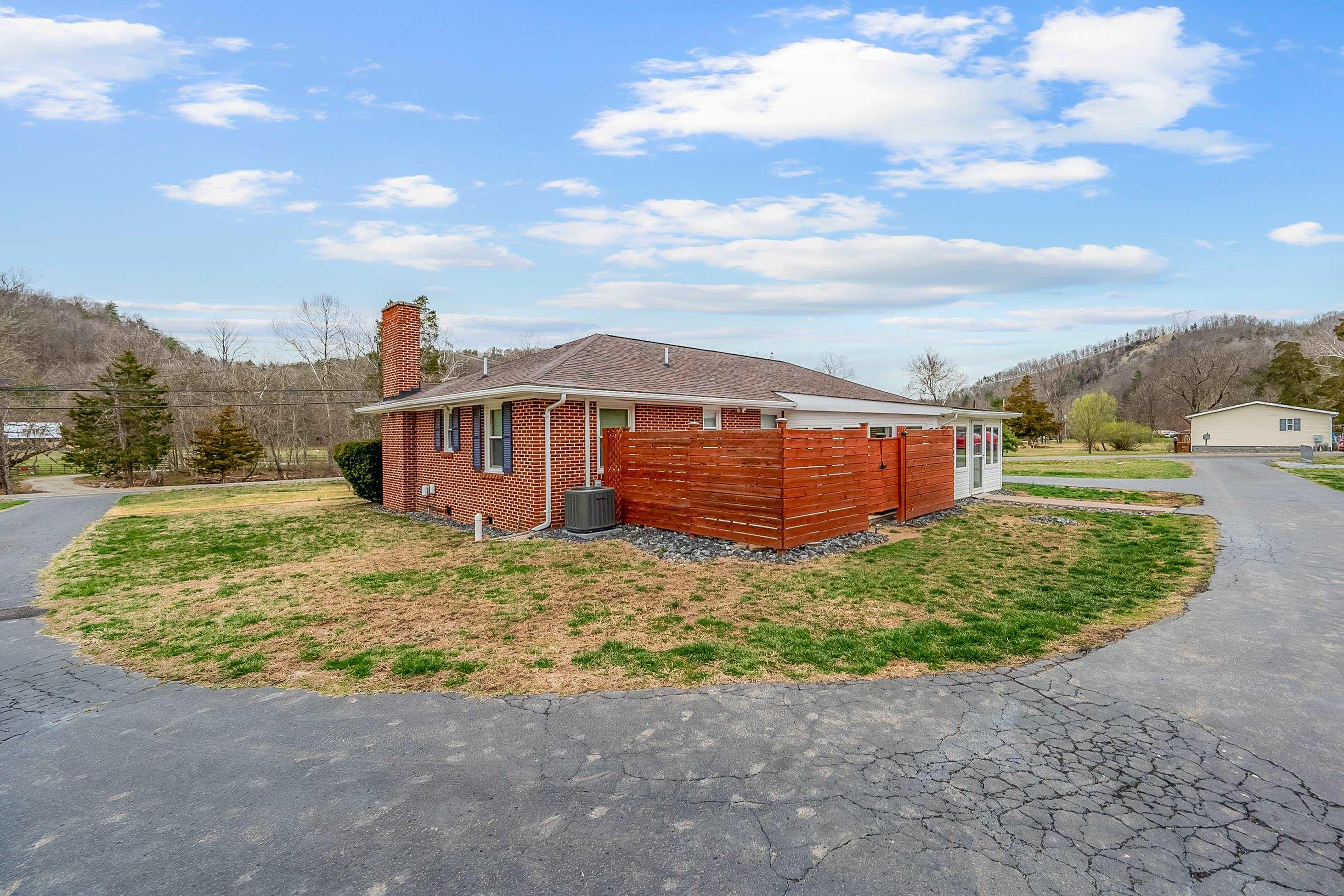 Shawsville, Virginia 24162, United States, 2 Bedrooms Bedrooms, ,2 BathroomsBathrooms,Residential,Active,106907