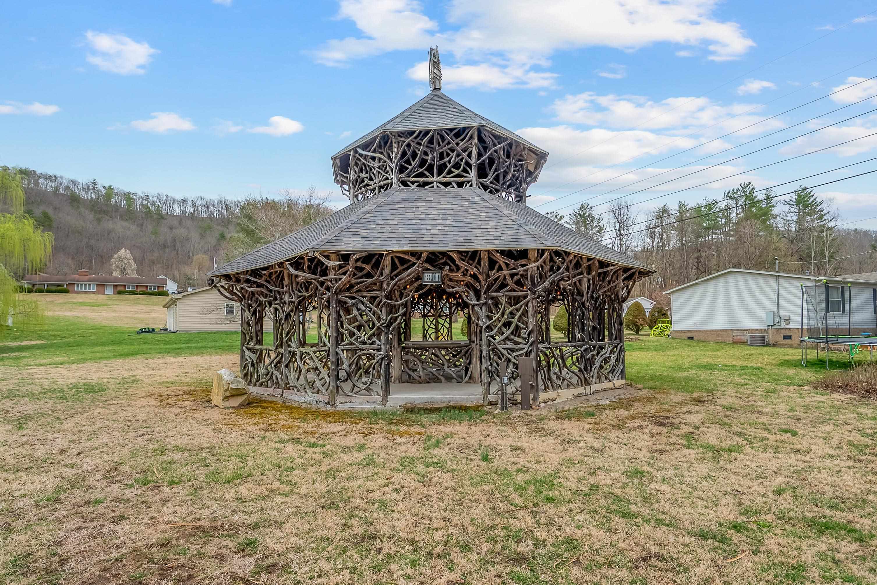 Shawsville, Virginia 24162, United States, 2 Bedrooms Bedrooms, ,2 BathroomsBathrooms,Residential,Active,106907