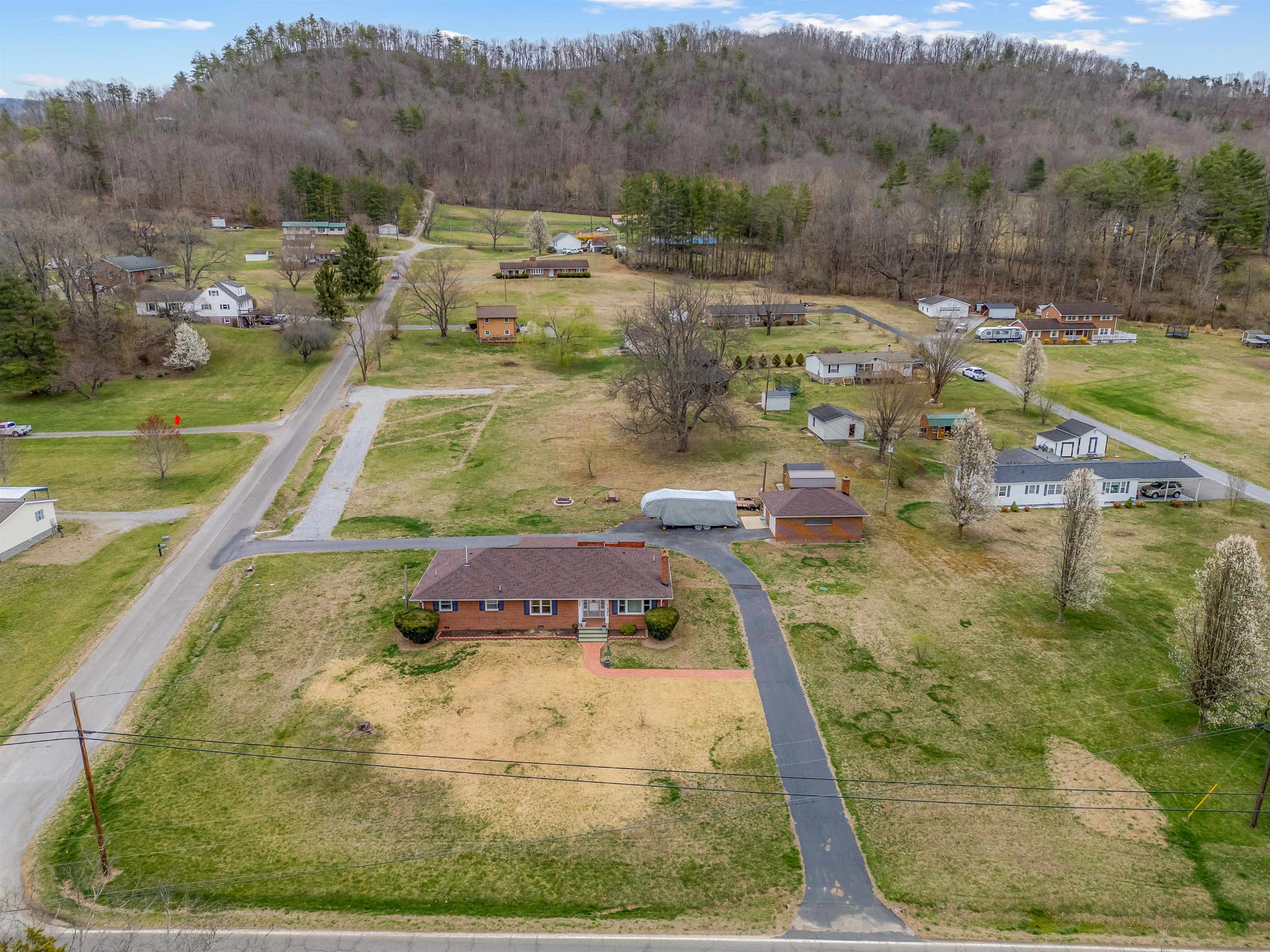 Shawsville, Virginia 24162, United States, 2 Bedrooms Bedrooms, ,2 BathroomsBathrooms,Residential,Active,106907