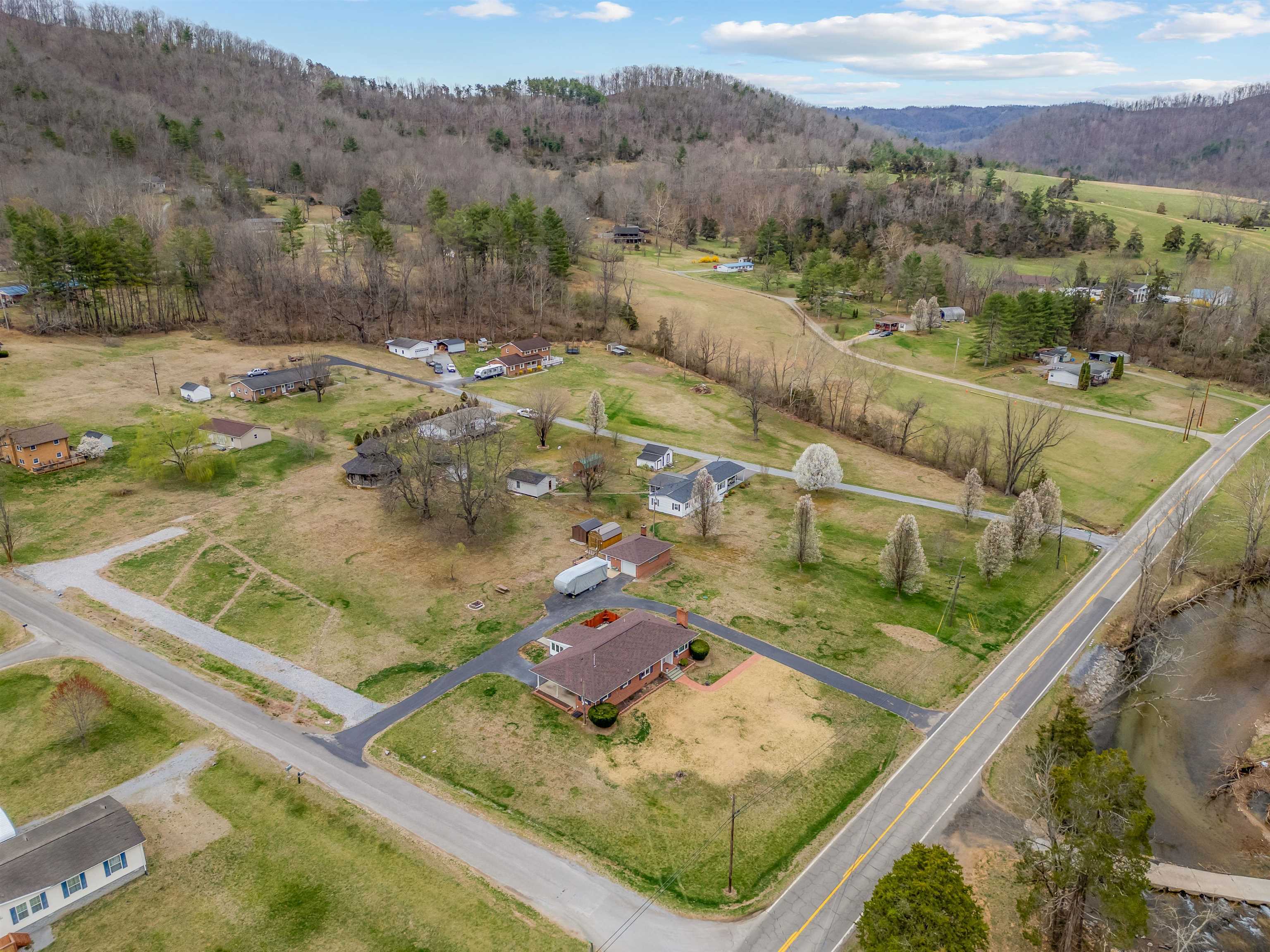 Shawsville, Virginia 24162, United States, 2 Bedrooms Bedrooms, ,2 BathroomsBathrooms,Residential,Active,106907