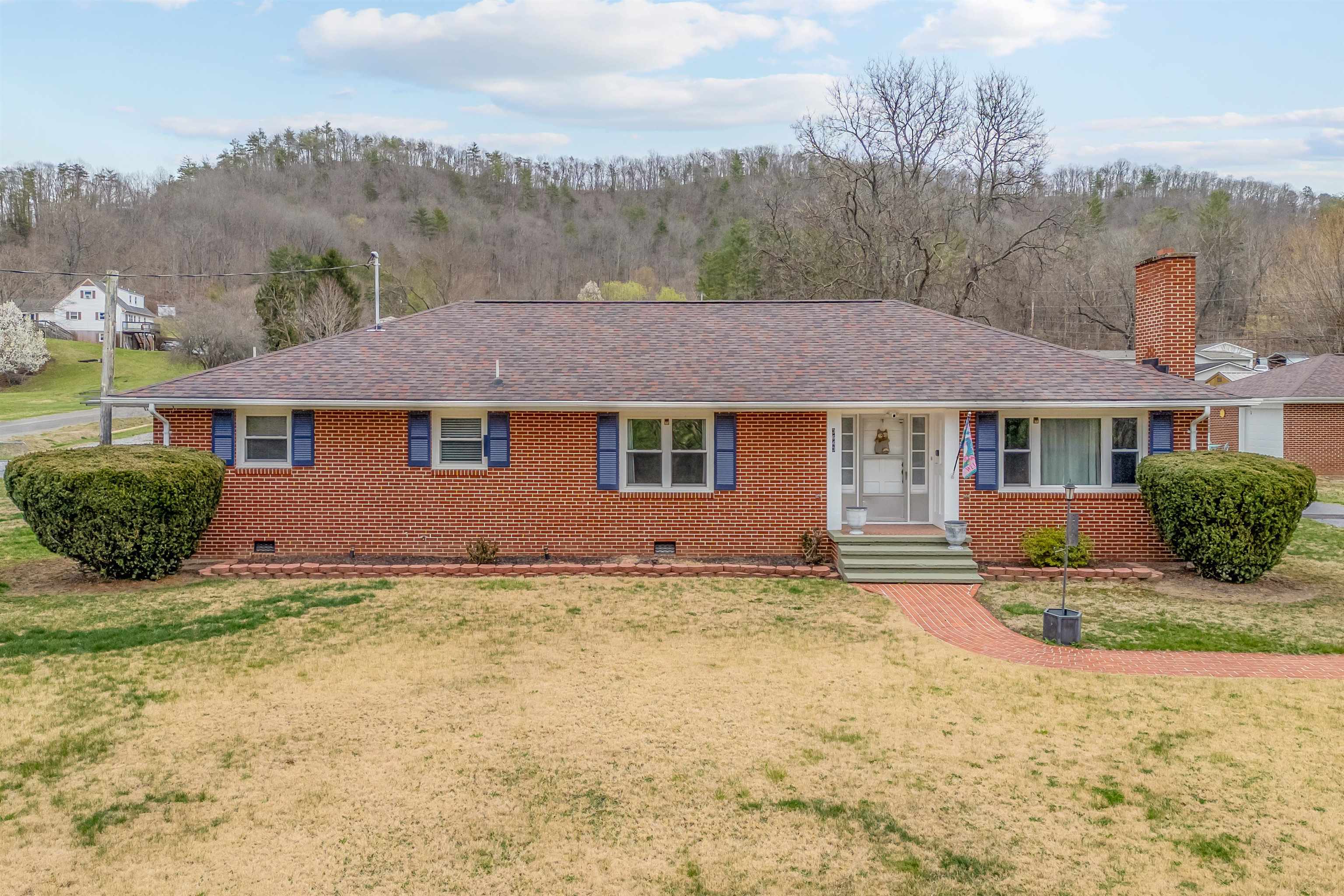 Shawsville, Virginia 24162, United States, 2 Bedrooms Bedrooms, ,2 BathroomsBathrooms,Residential,Active,106907