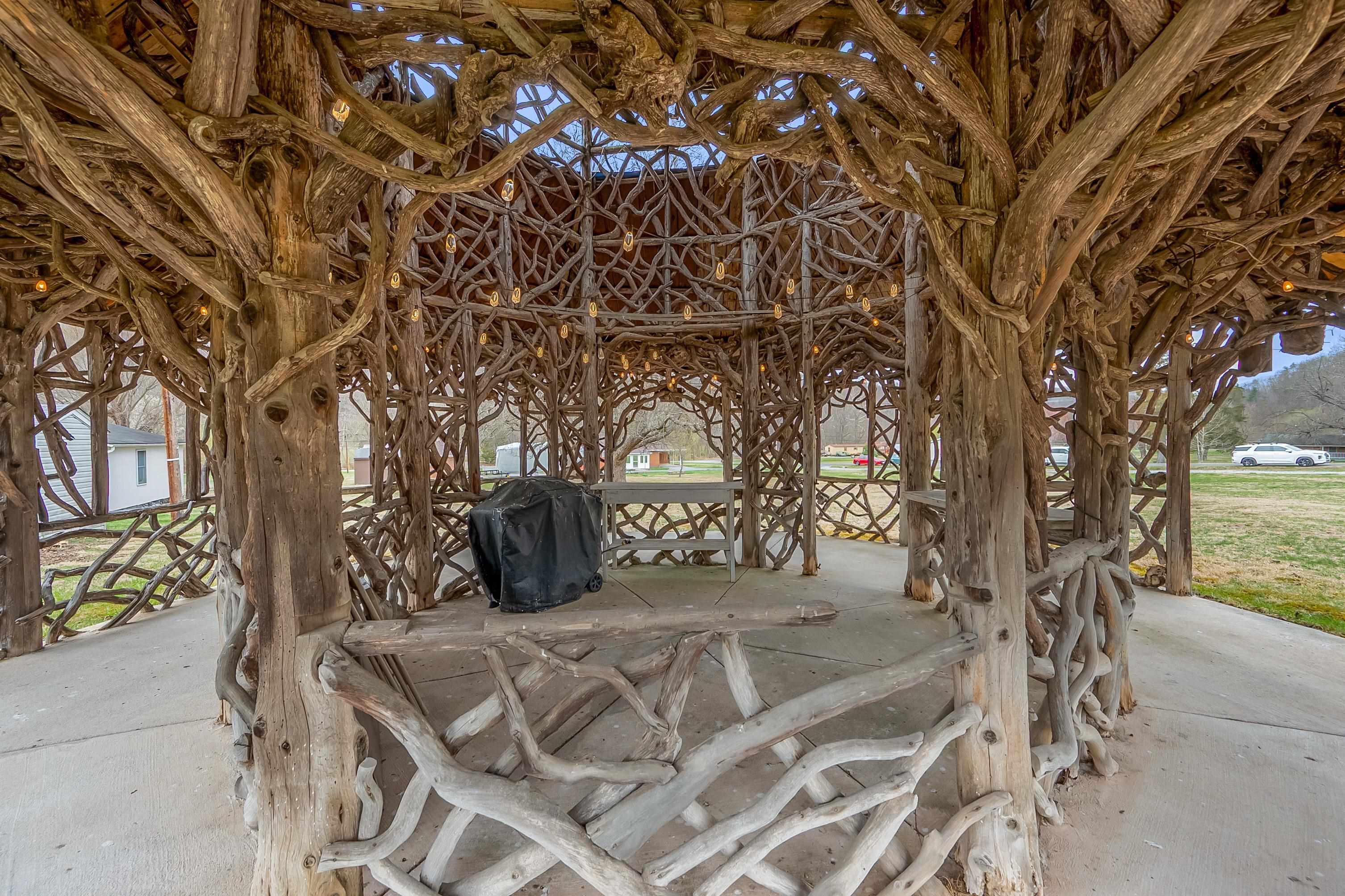 Shawsville, Virginia 24162, United States, 2 Bedrooms Bedrooms, ,2 BathroomsBathrooms,Residential,Active,106907