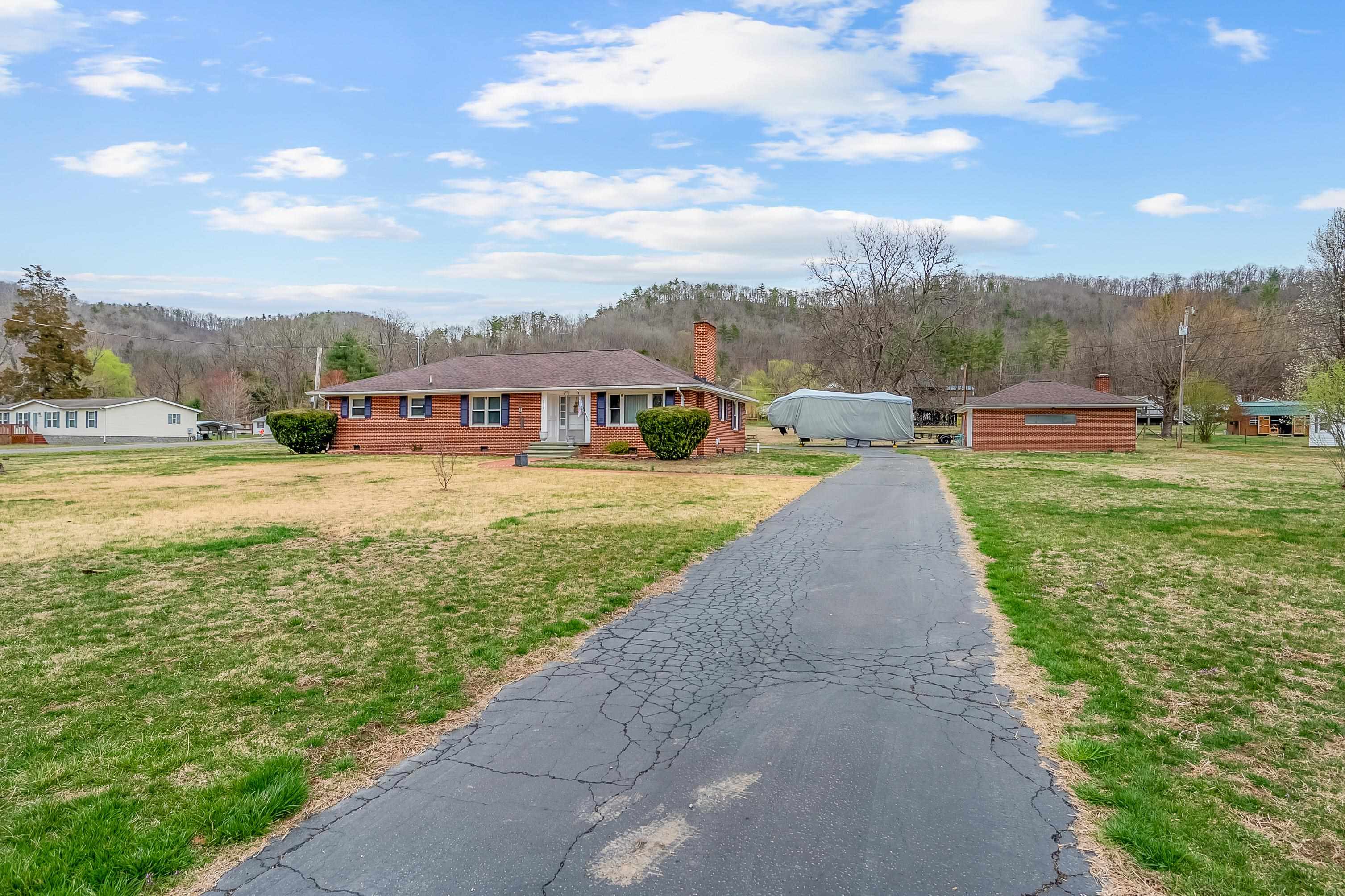 Shawsville, Virginia 24162, United States, 2 Bedrooms Bedrooms, ,2 BathroomsBathrooms,Residential,Active,106907