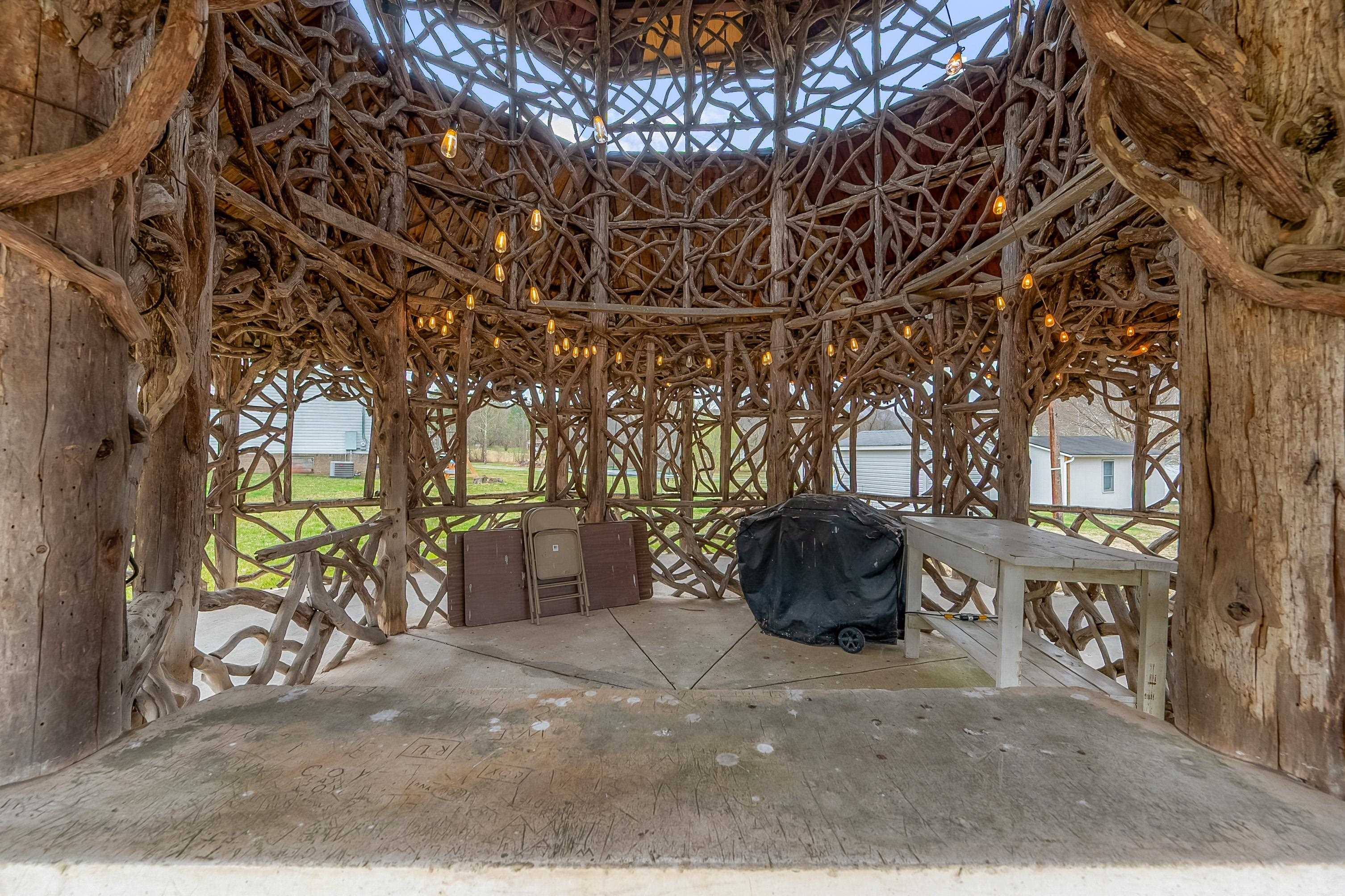 Shawsville, Virginia 24162, United States, 2 Bedrooms Bedrooms, ,2 BathroomsBathrooms,Residential,Active,106907