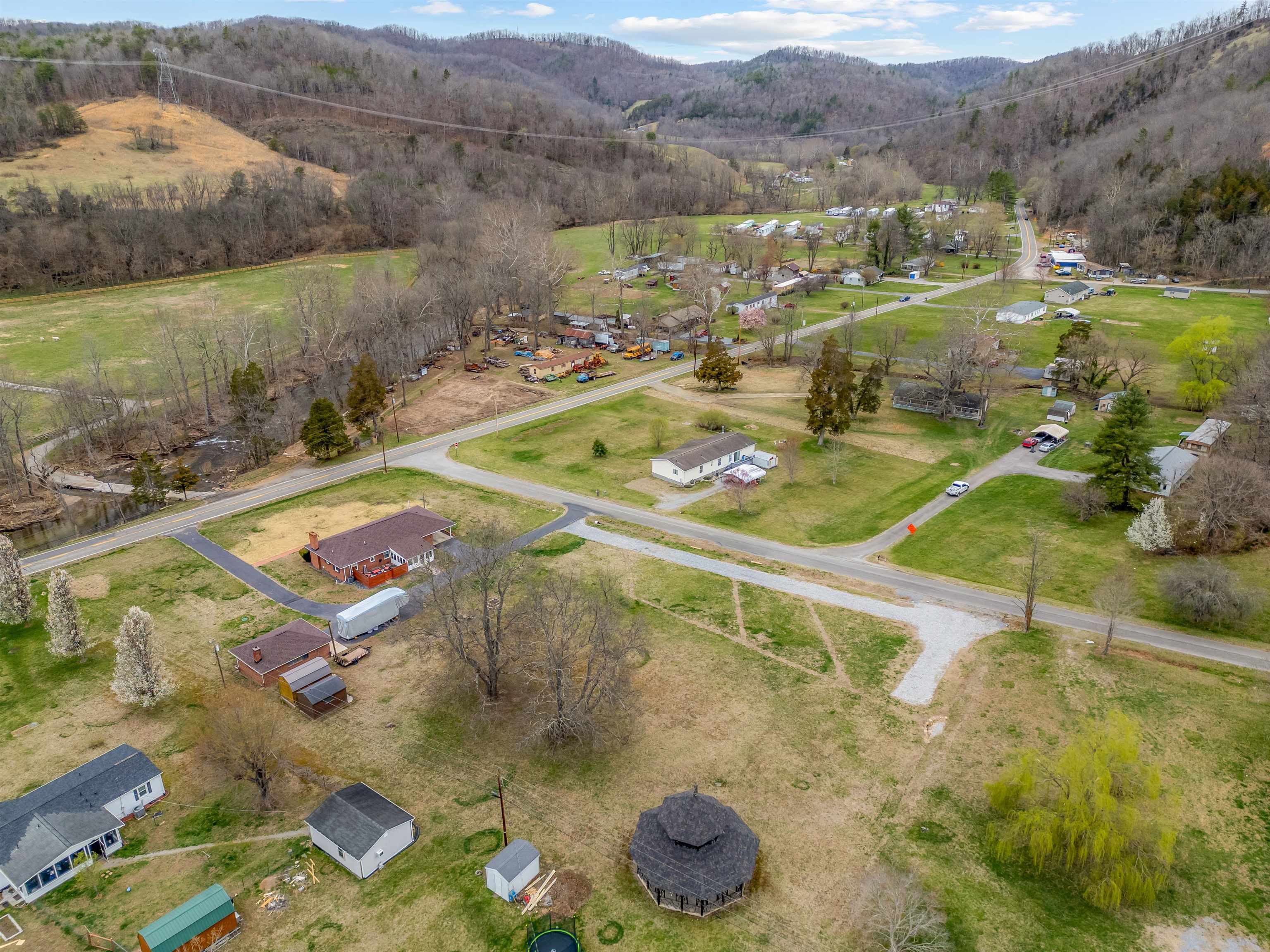 Shawsville, Virginia 24162, United States, 2 Bedrooms Bedrooms, ,2 BathroomsBathrooms,Residential,Active,106907