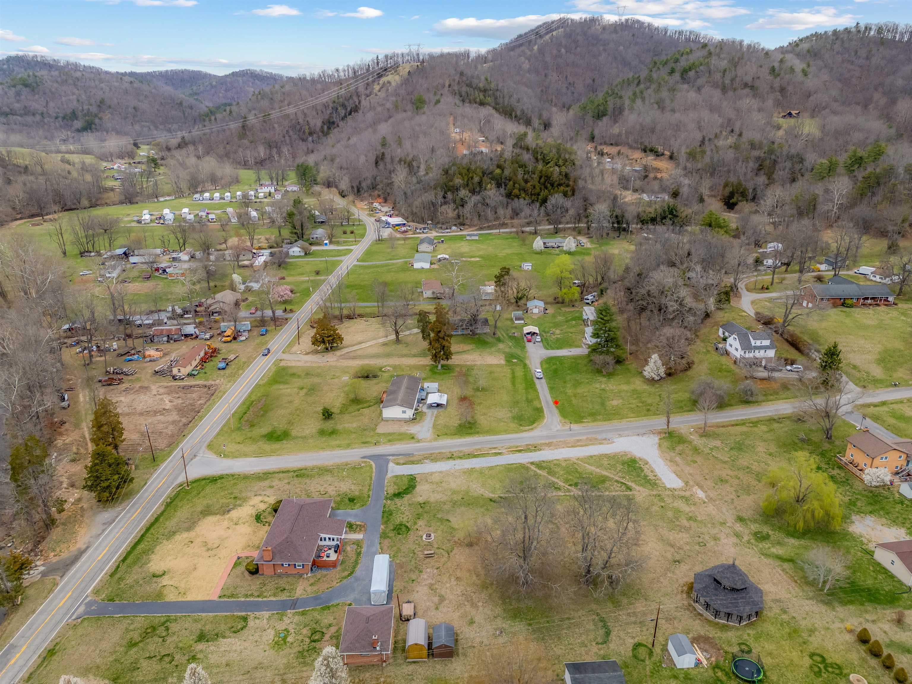 Shawsville, Virginia 24162, United States, 2 Bedrooms Bedrooms, ,2 BathroomsBathrooms,Residential,Active,106907