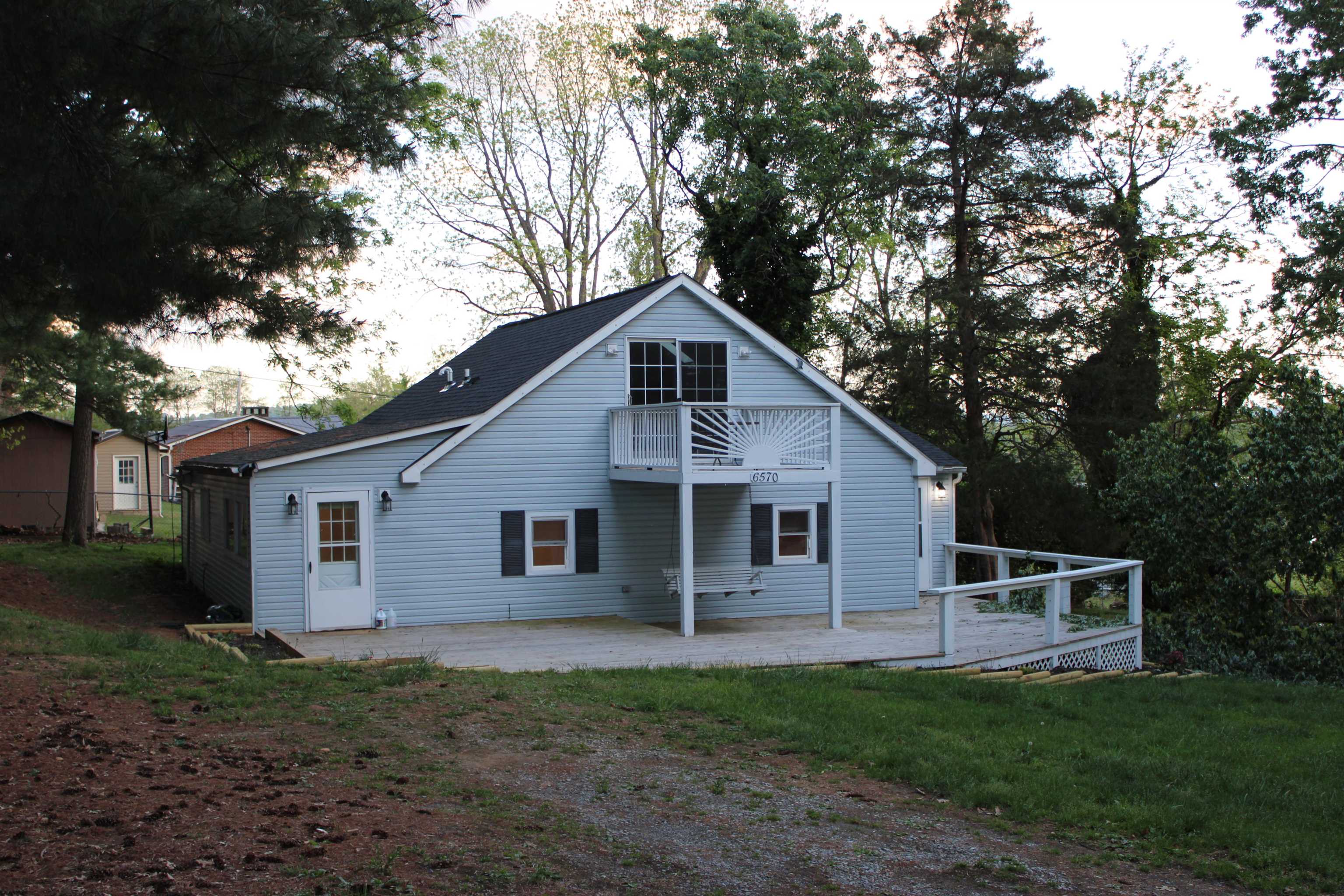 6570 Walnut Lane