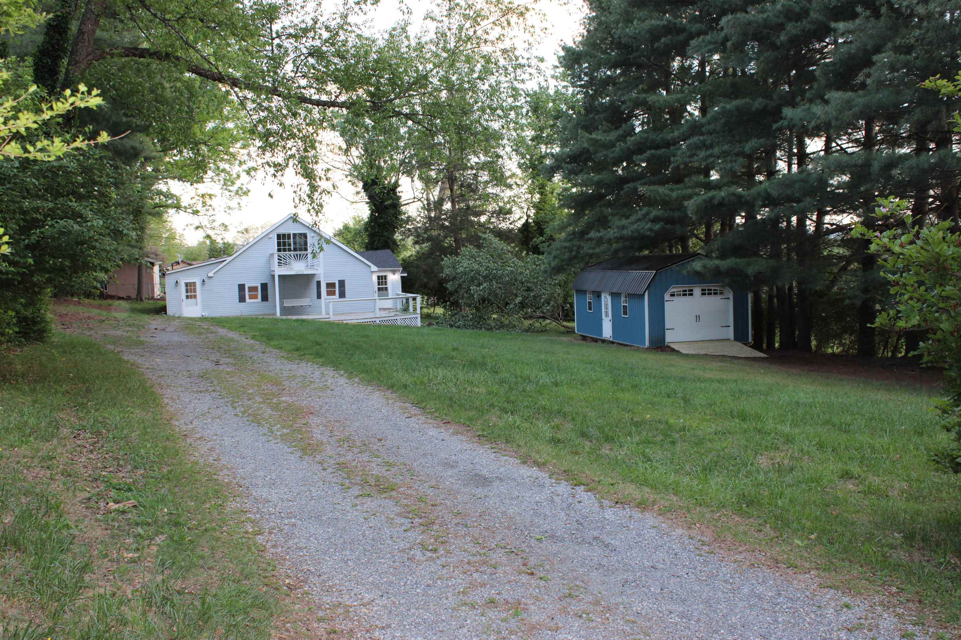 6570 Walnut Lane