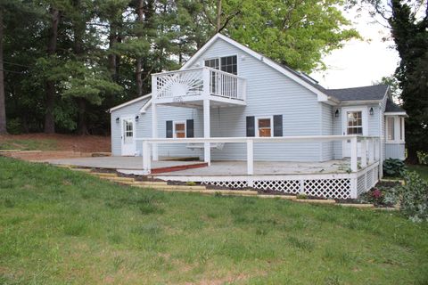 6570 Walnut Lane Fairlawn VA 24141