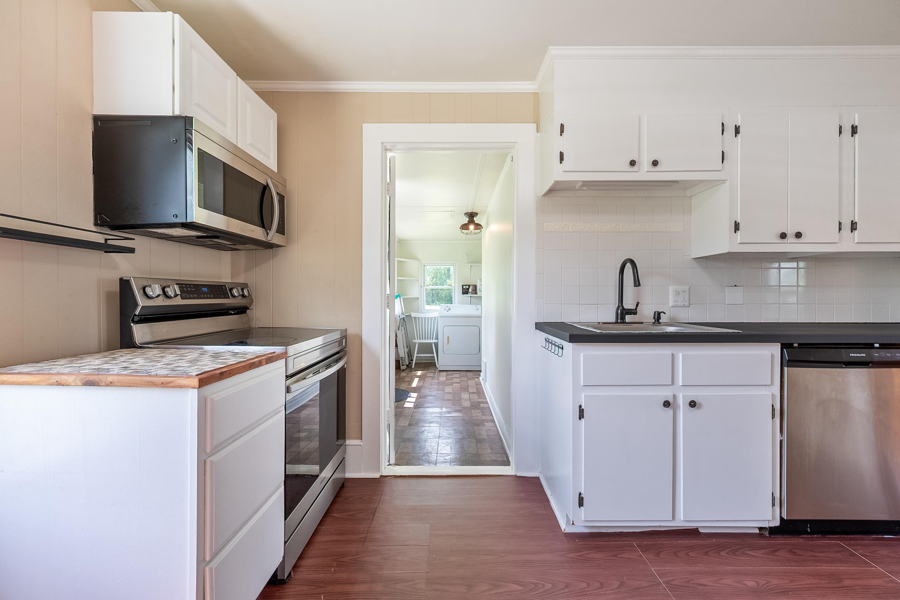 Christiansburg, Virginia 24073, United States, 3 Bedrooms Bedrooms, ,2 BathroomsBathrooms,Residential,Active,199841