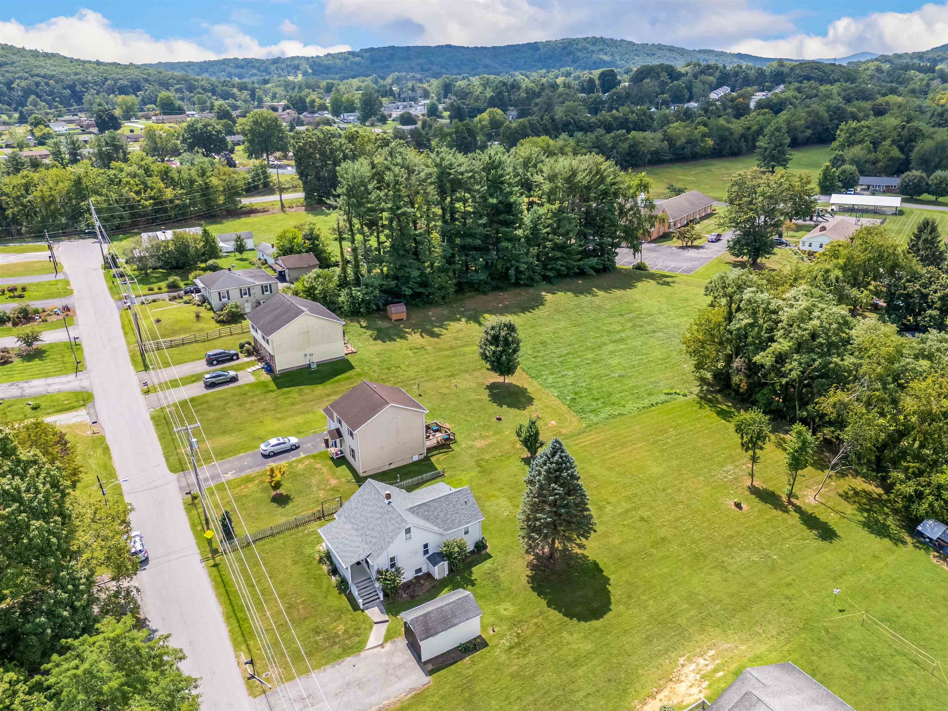 Christiansburg, Virginia 24073, United States, 3 Bedrooms Bedrooms, ,2 BathroomsBathrooms,Residential,Active,199841