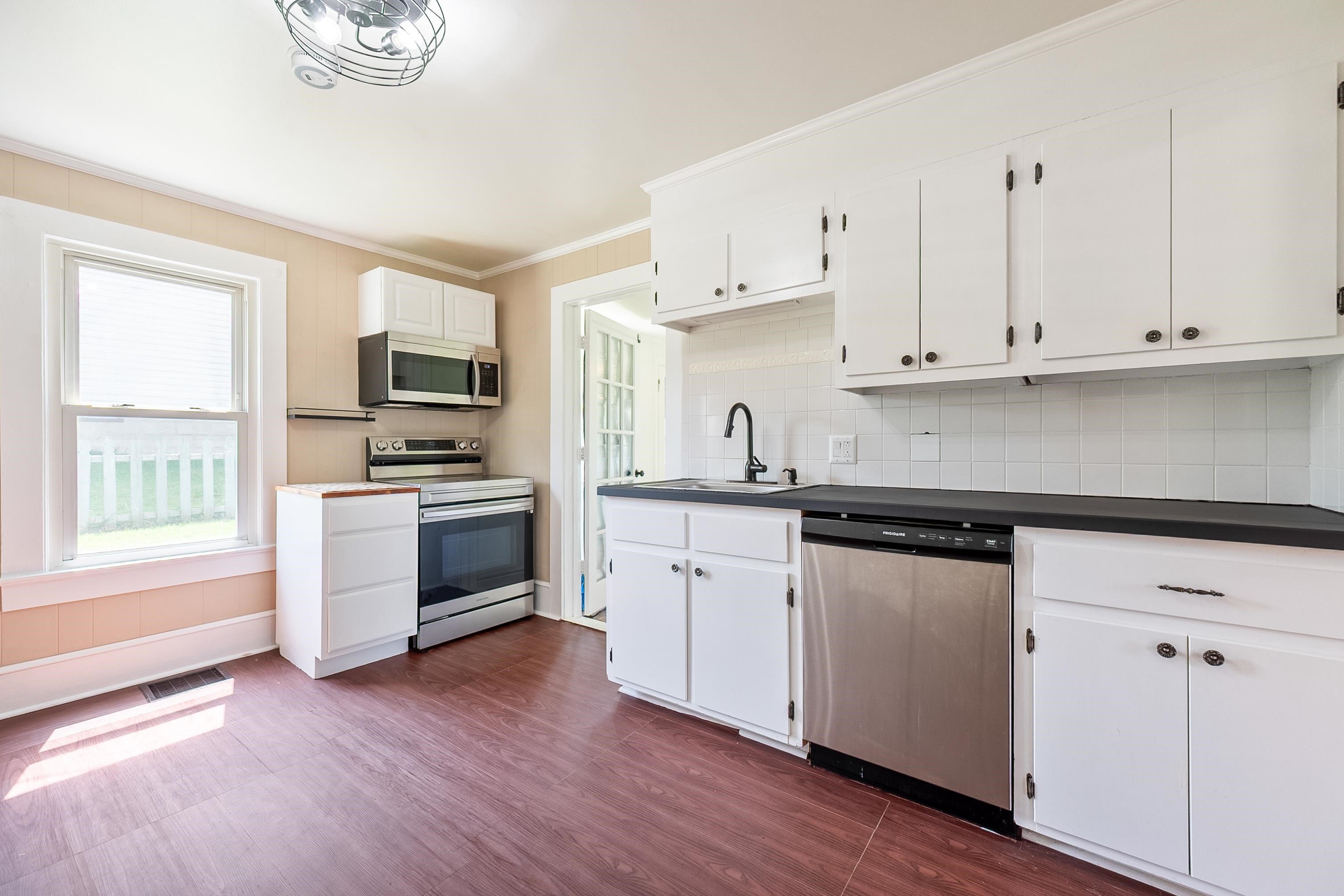 Christiansburg, Virginia 24073, United States, 3 Bedrooms Bedrooms, ,2 BathroomsBathrooms,Residential,Active,199841