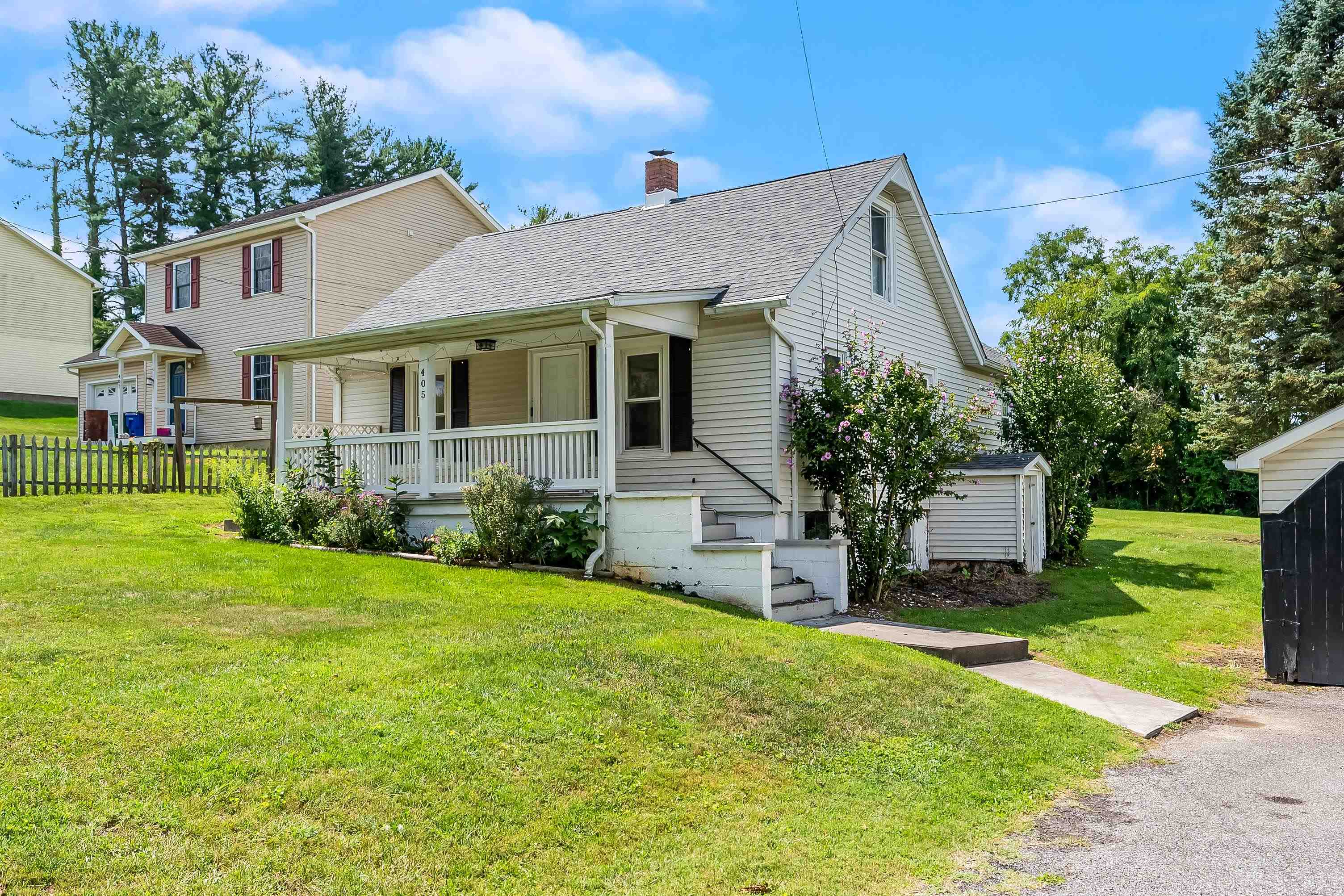 Christiansburg, Virginia 24073, United States, 3 Bedrooms Bedrooms, ,2 BathroomsBathrooms,Residential,Active,199841