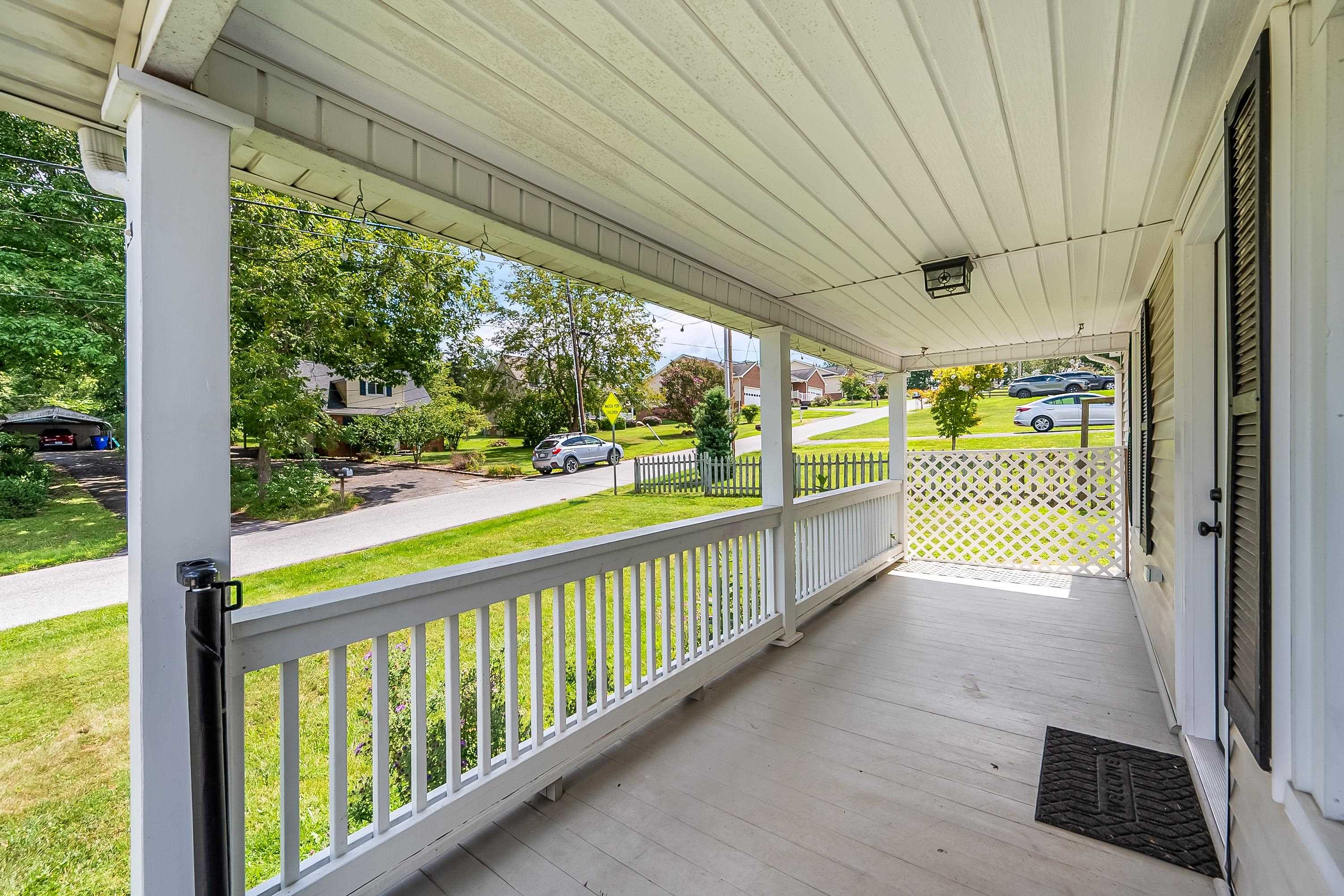 Christiansburg, Virginia 24073, United States, 3 Bedrooms Bedrooms, ,2 BathroomsBathrooms,Residential,Active,199841