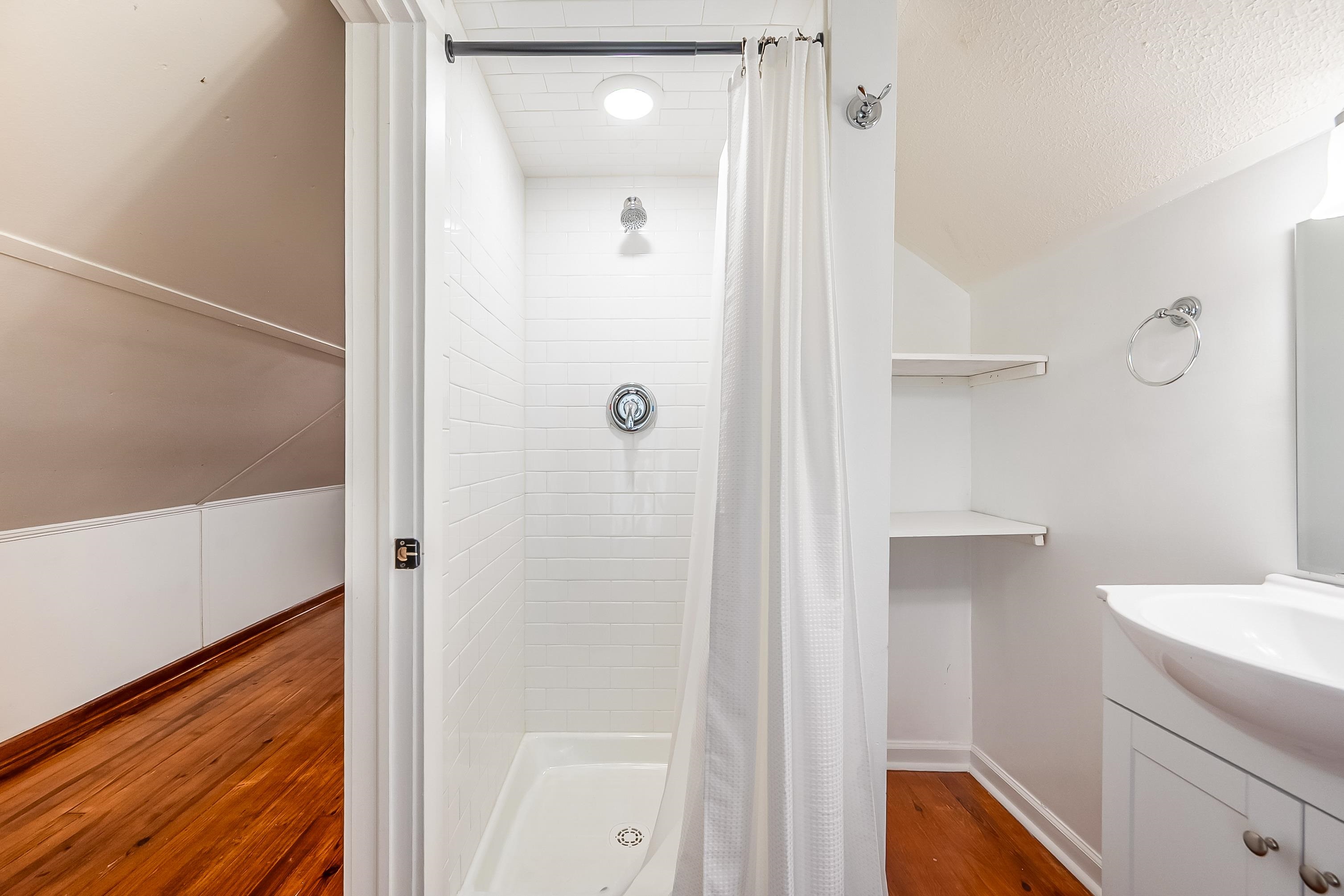 Christiansburg, Virginia 24073, United States, 3 Bedrooms Bedrooms, ,2 BathroomsBathrooms,Residential,Active,199841