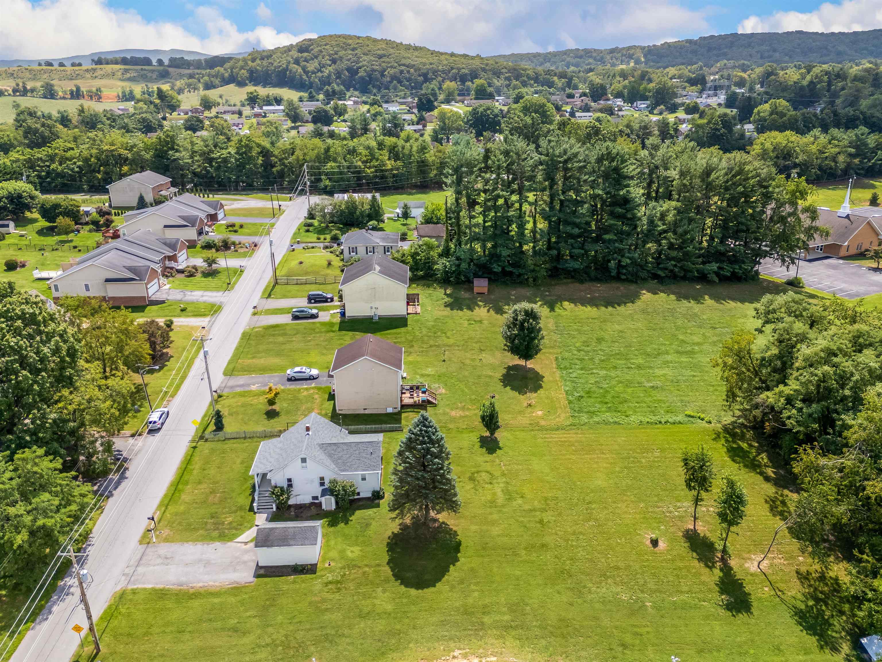 Christiansburg, Virginia 24073, United States, 3 Bedrooms Bedrooms, ,2 BathroomsBathrooms,Residential,Active,199841