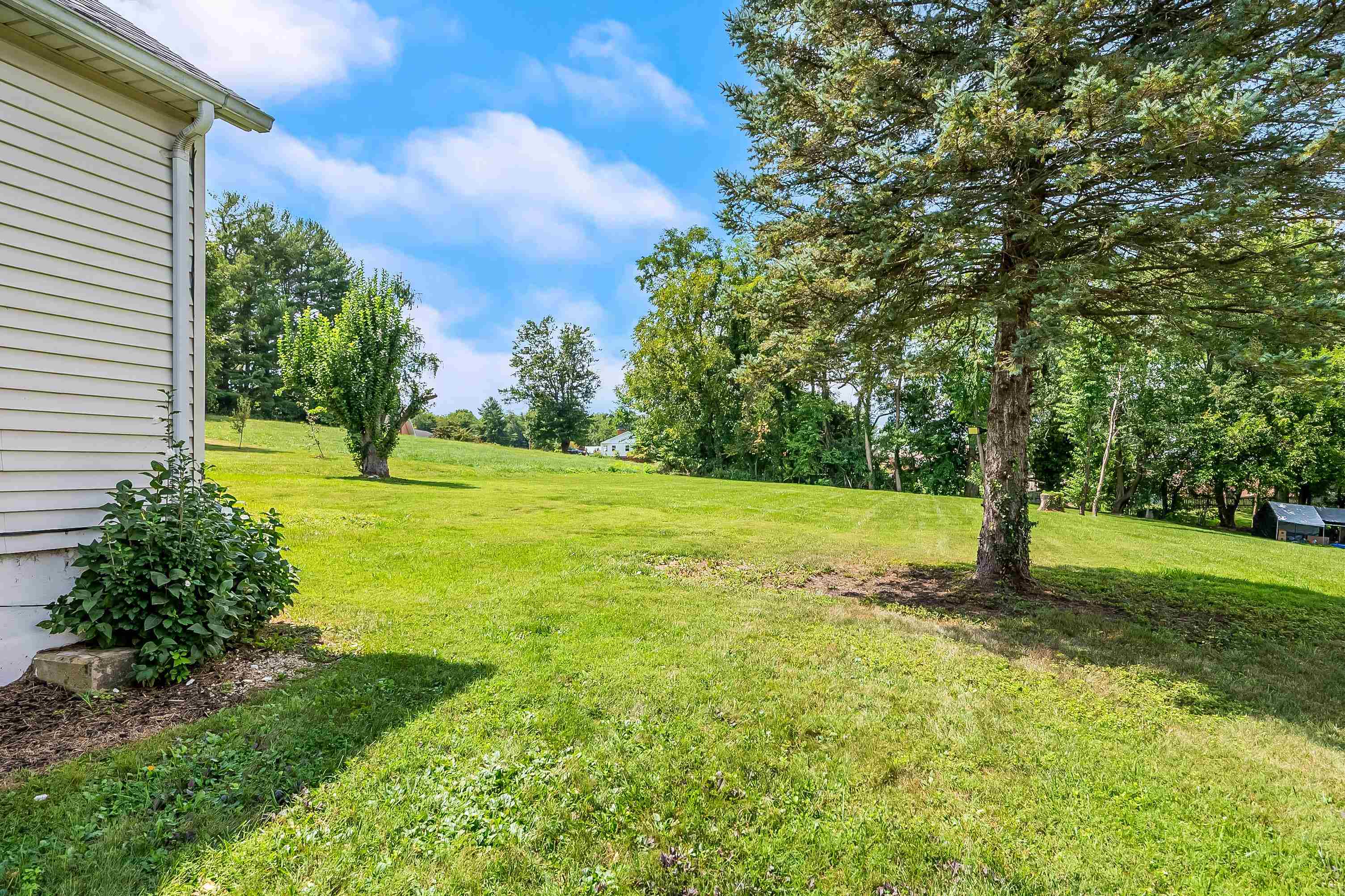 Christiansburg, Virginia 24073, United States, 3 Bedrooms Bedrooms, ,2 BathroomsBathrooms,Residential,Active,199841