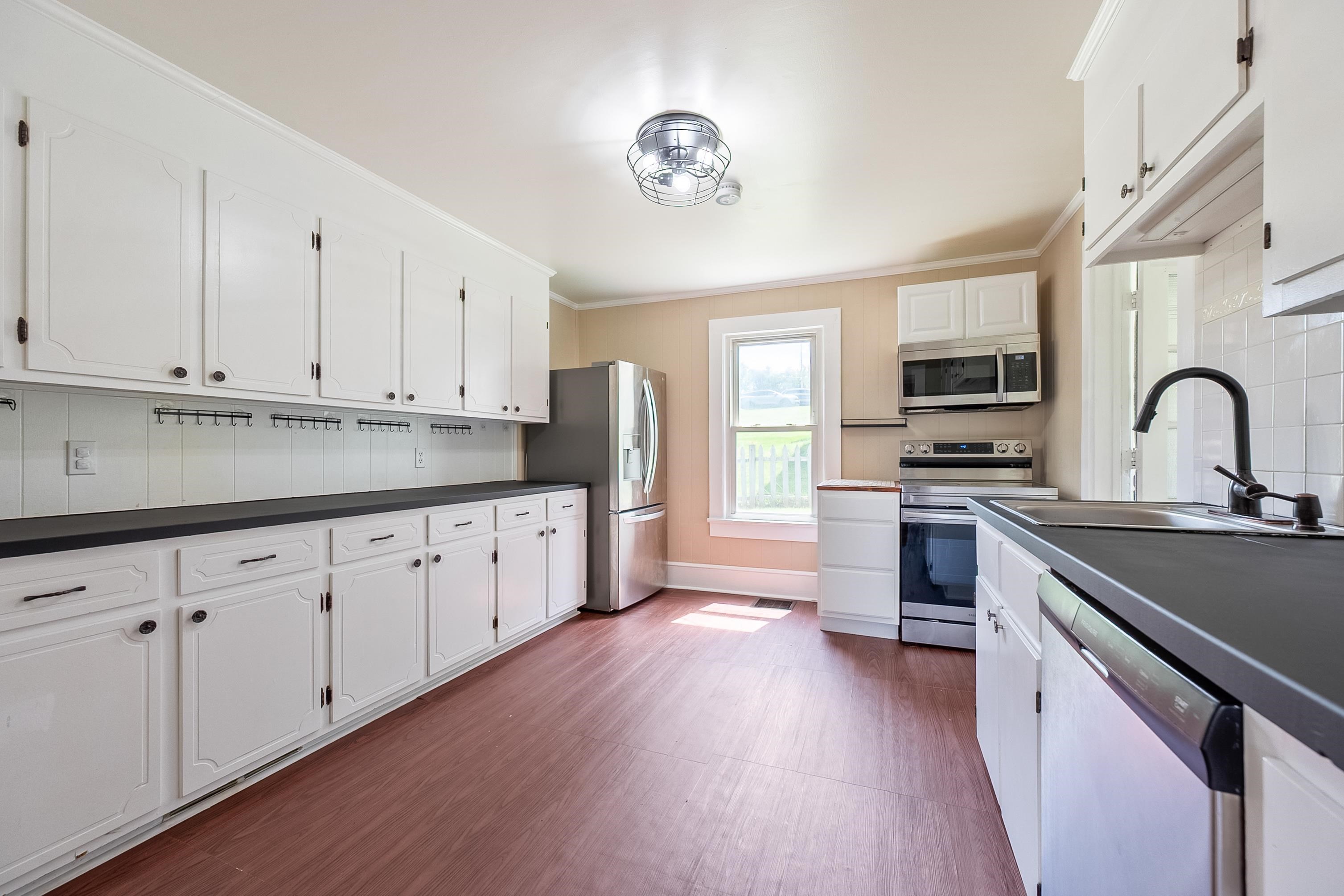 Christiansburg, Virginia 24073, United States, 3 Bedrooms Bedrooms, ,2 BathroomsBathrooms,Residential,Active,199841