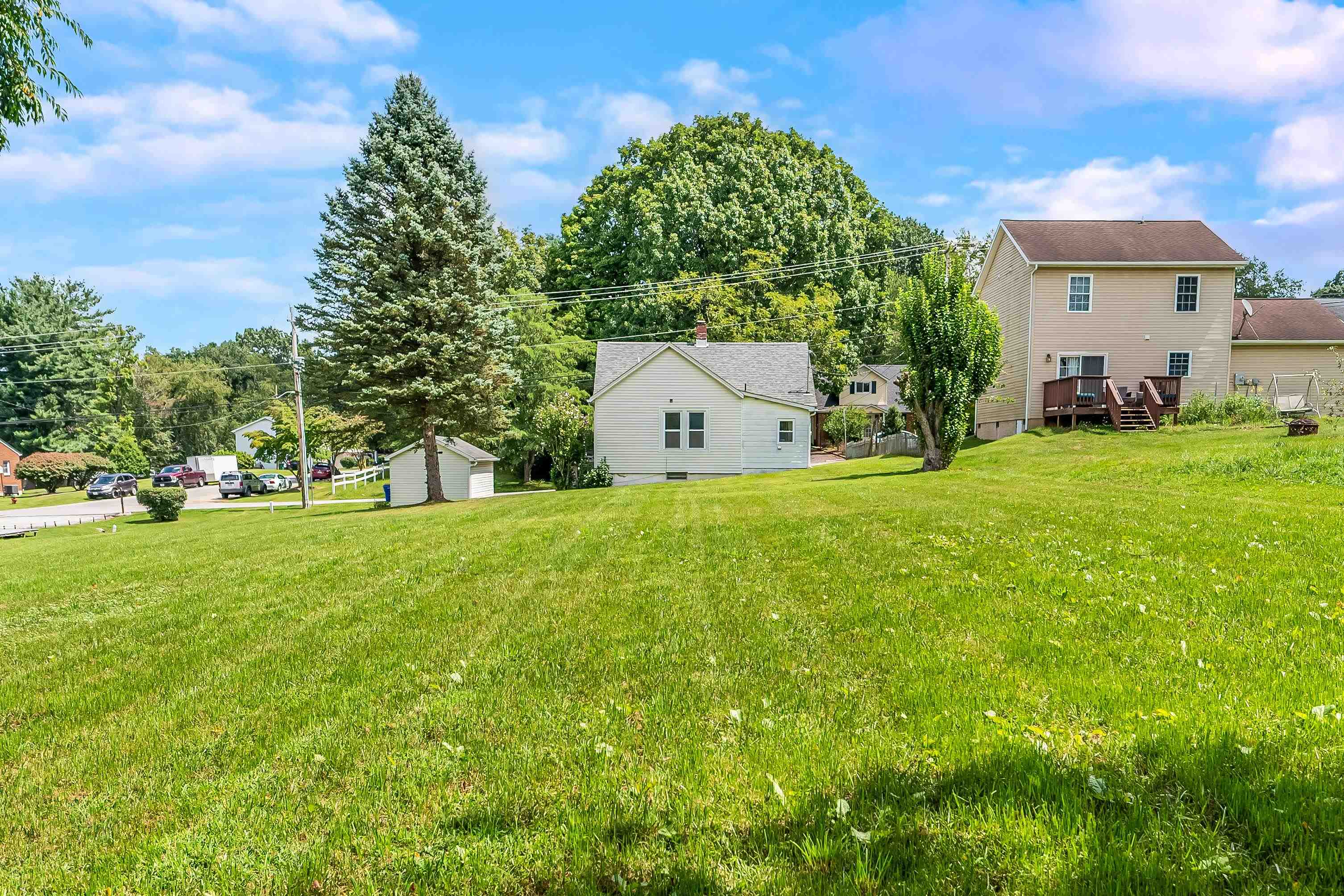 Christiansburg, Virginia 24073, United States, 3 Bedrooms Bedrooms, ,2 BathroomsBathrooms,Residential,Active,199841