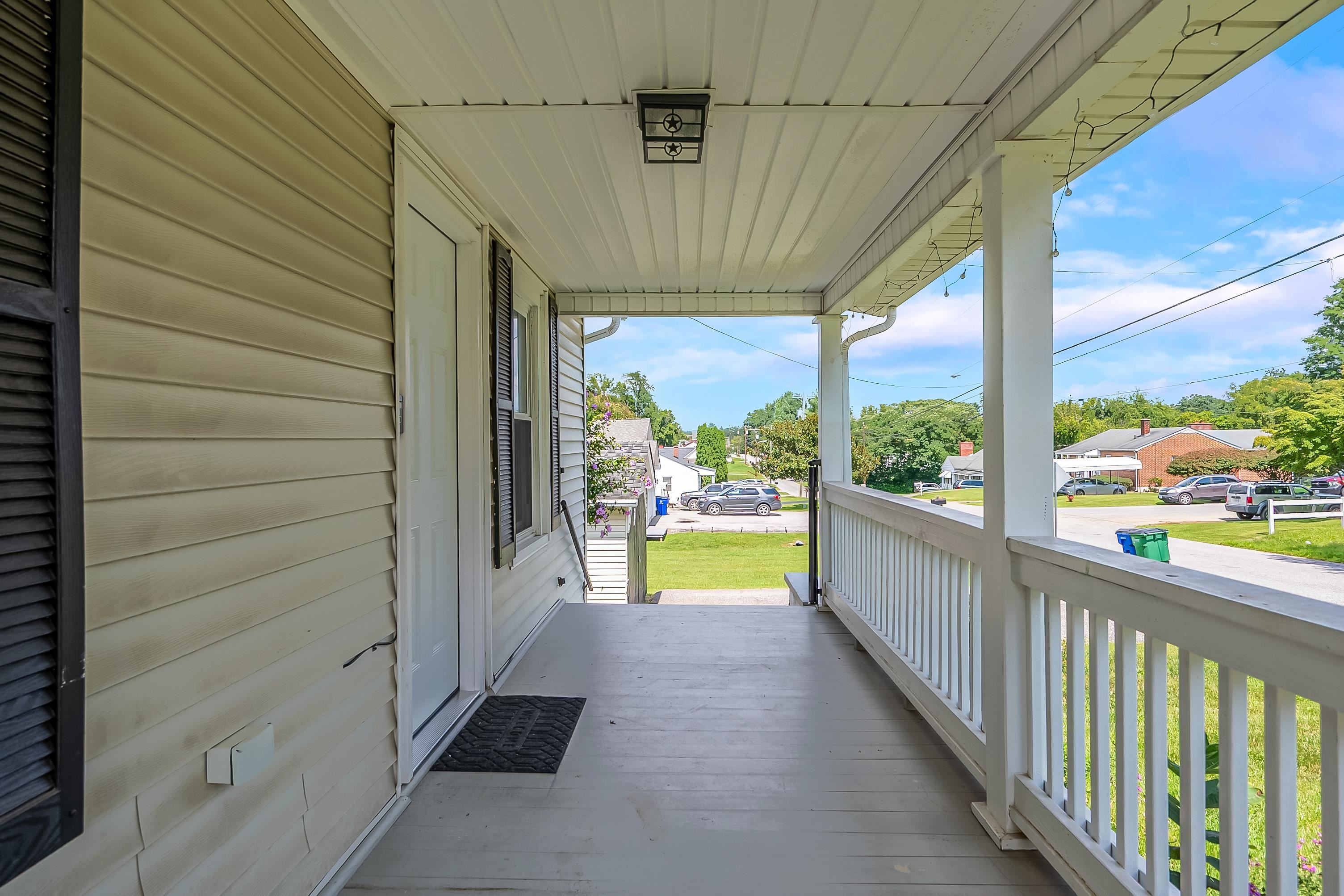 Christiansburg, Virginia 24073, United States, 3 Bedrooms Bedrooms, ,2 BathroomsBathrooms,Residential,Active,199841