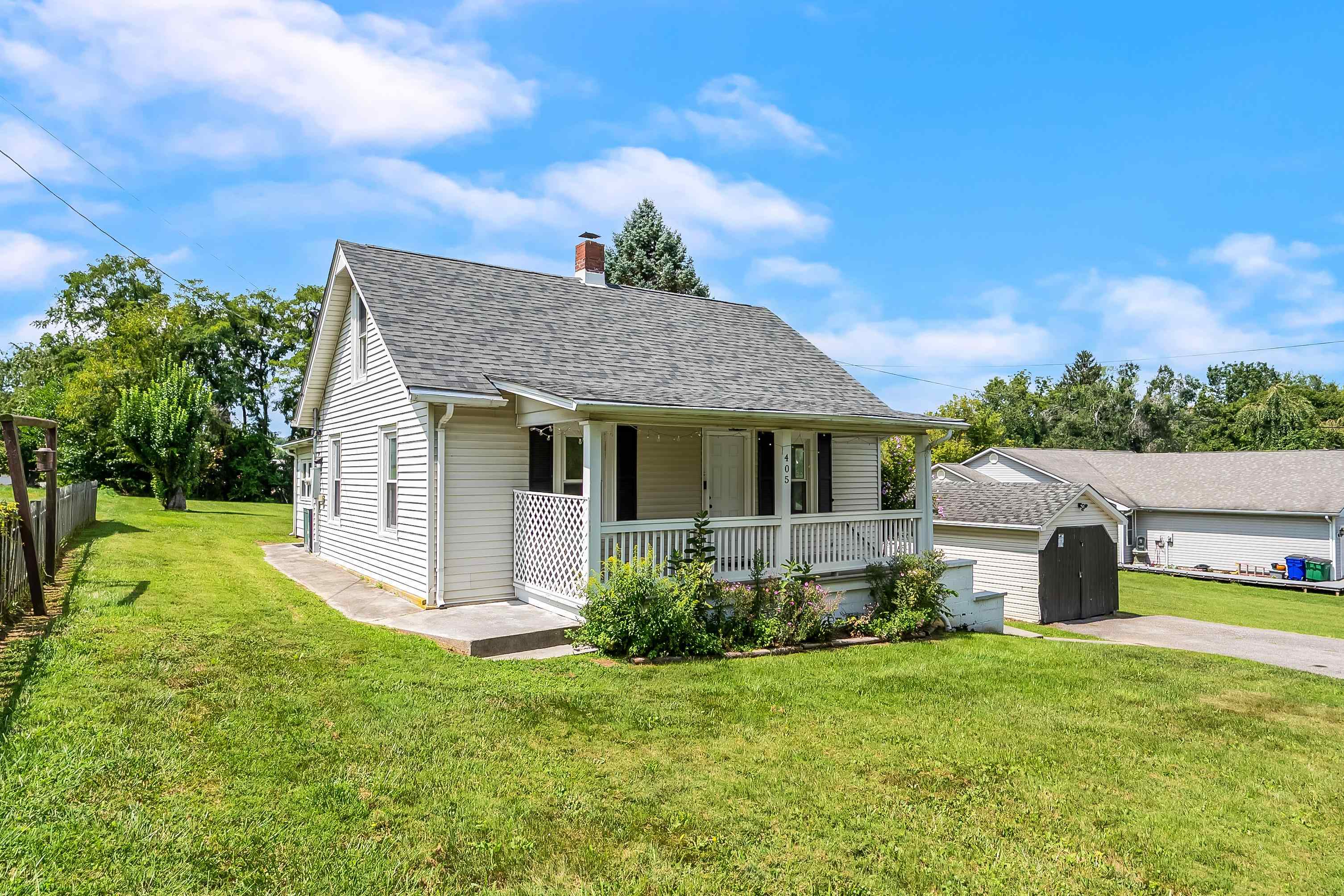 Christiansburg, Virginia 24073, United States, 3 Bedrooms Bedrooms, ,2 BathroomsBathrooms,Residential,Active,199841