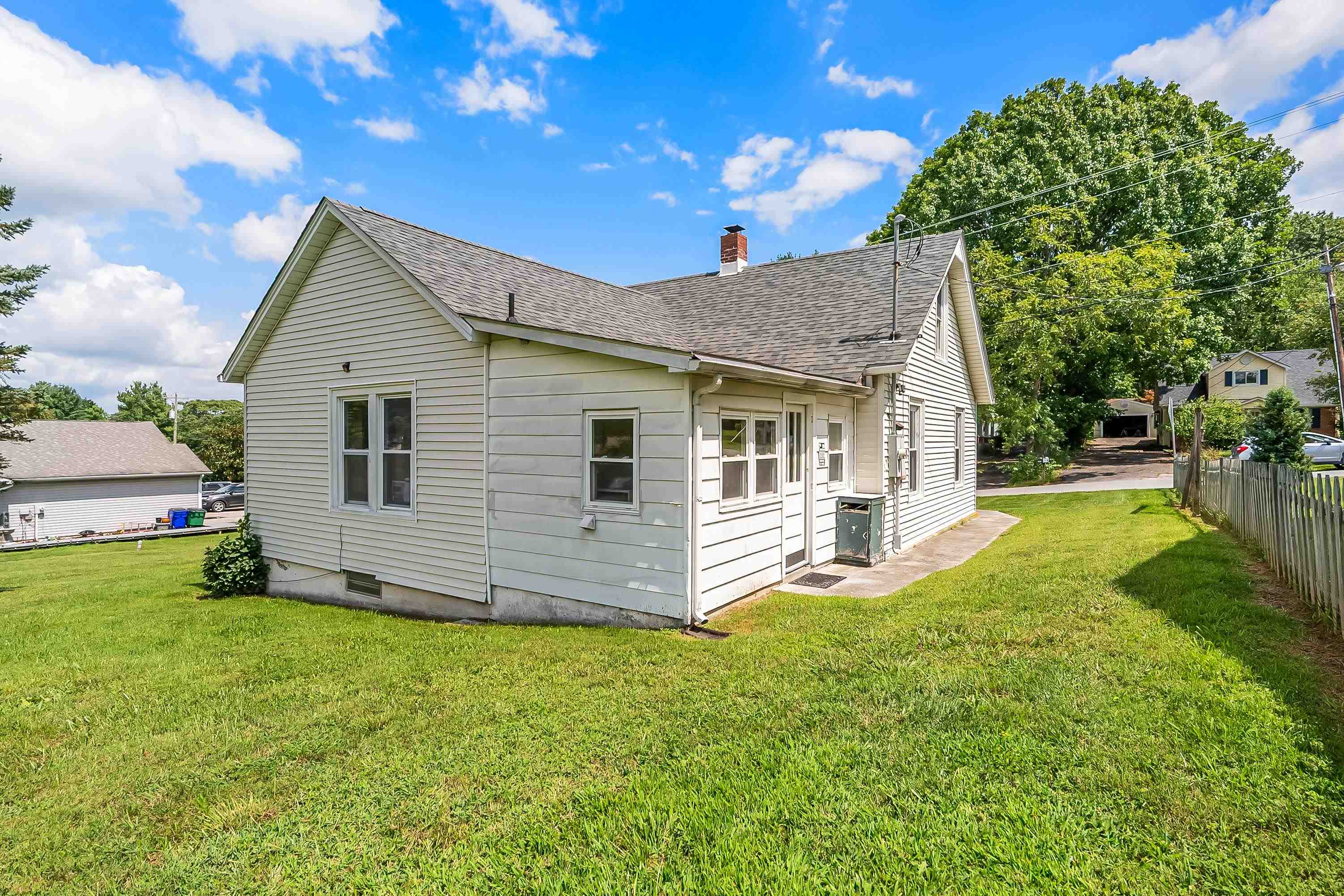 Christiansburg, Virginia 24073, United States, 3 Bedrooms Bedrooms, ,2 BathroomsBathrooms,Residential,Active,199841