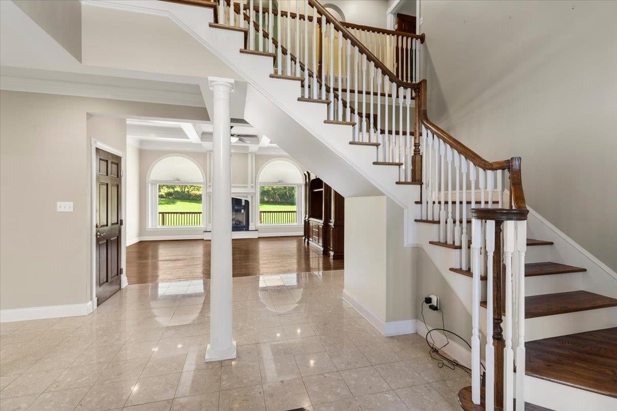 2251 LAKE VISTA Drive