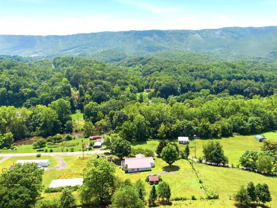 1738 Old Wolf Creek Road
