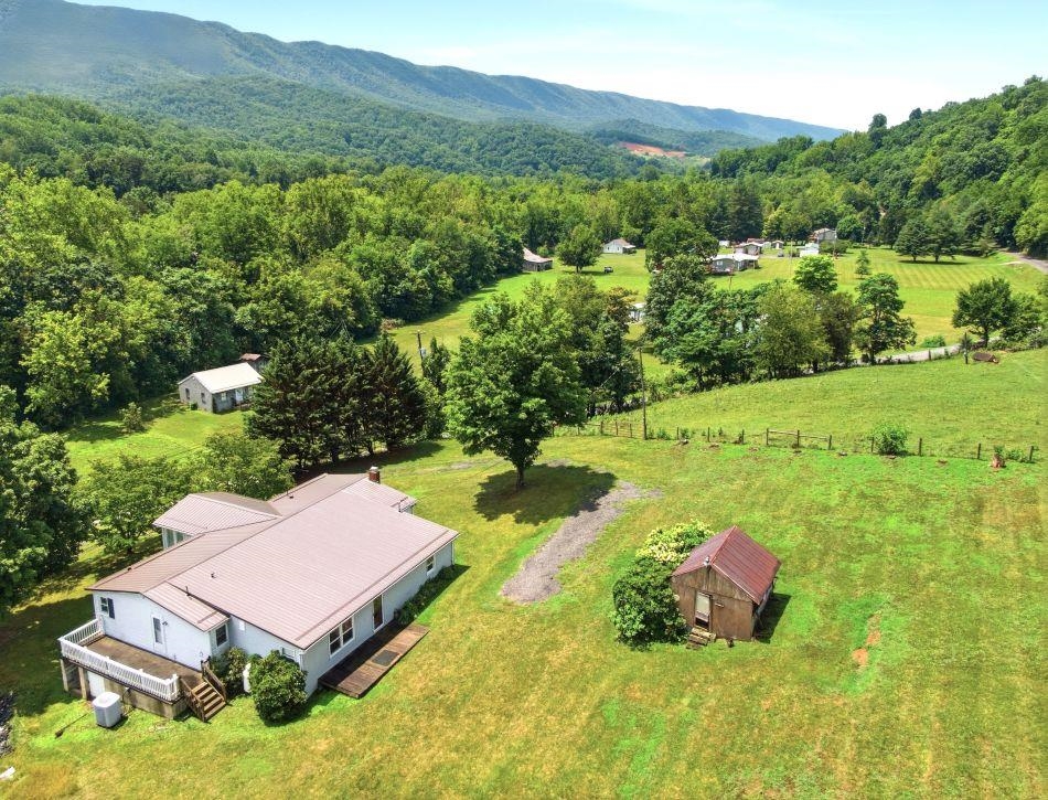 1738 Old Wolf Creek Road