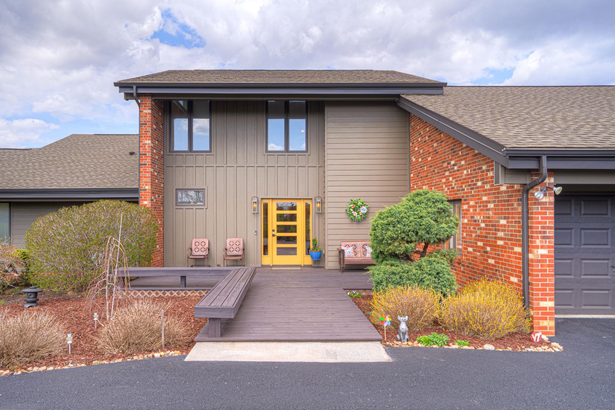 2584 Glade Road