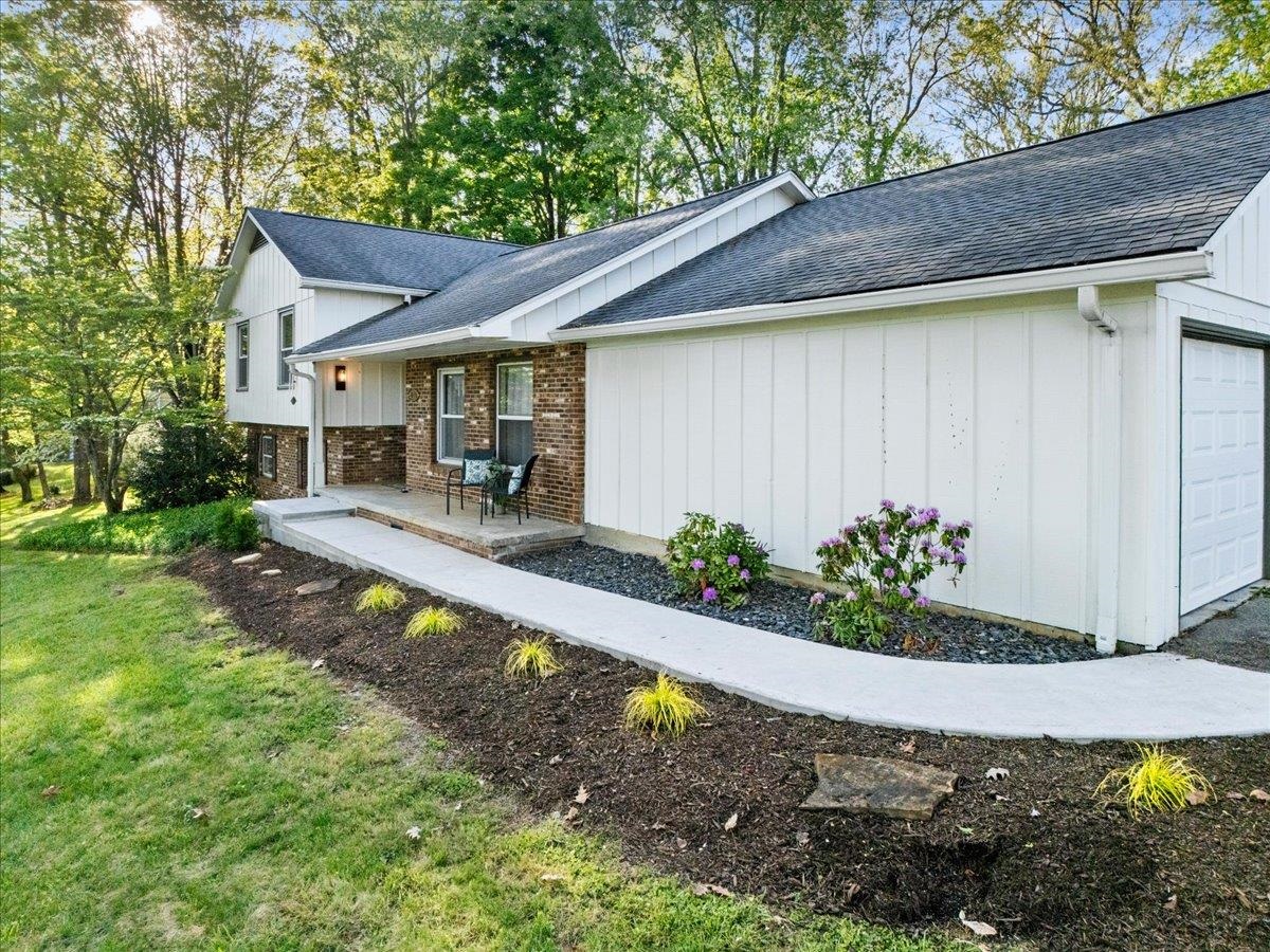2814 Glade Road