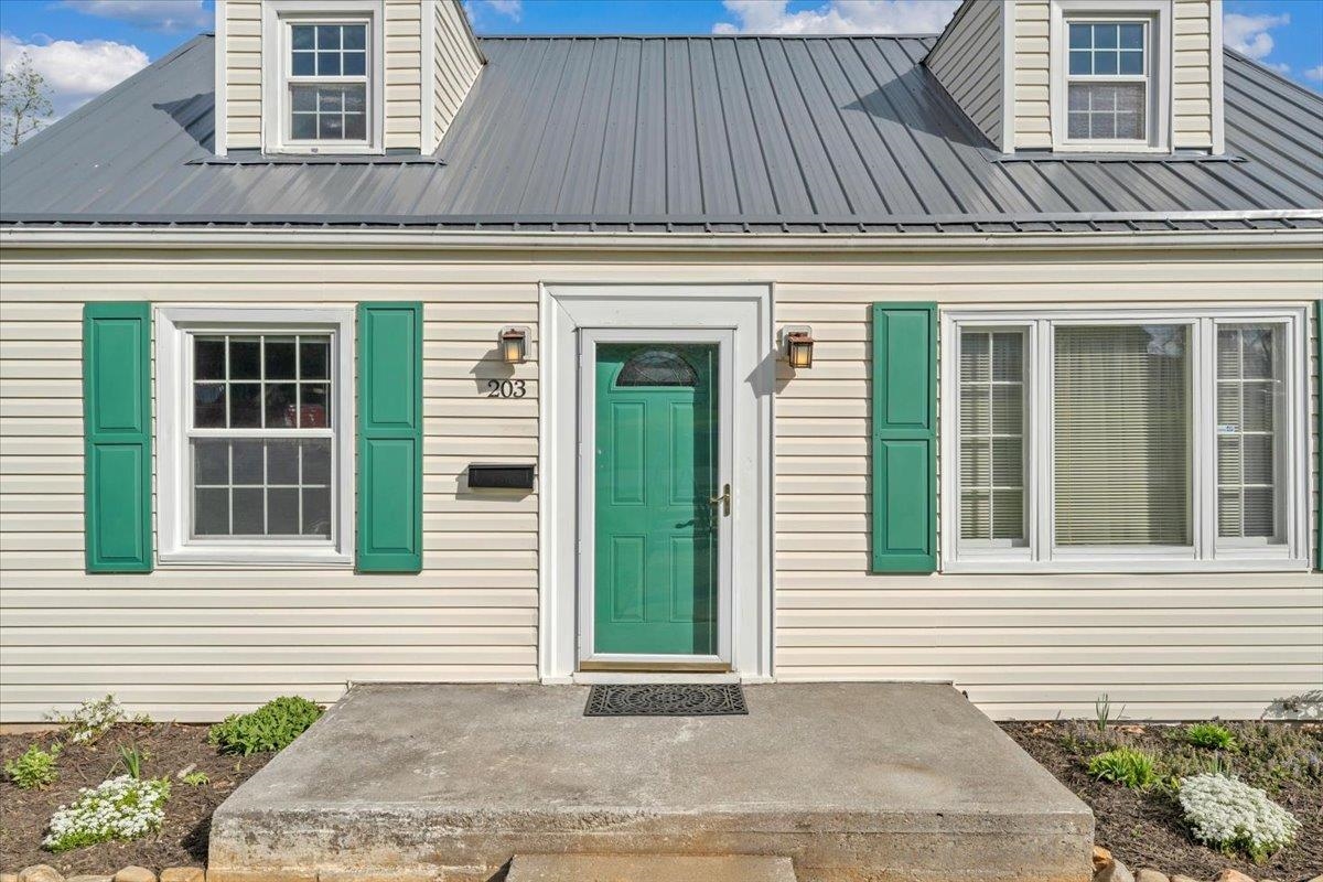 203 Arnold Avenue