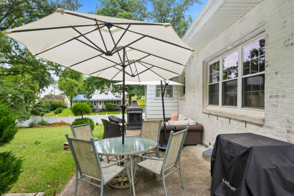 905 Oak Drive