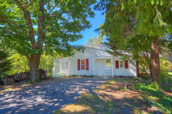 1703 BUTTERNUT RD, BLACKSBURG, VA 24060 - Image 54ee8dcb59bef1606f232be78b9d72fd/3290464026