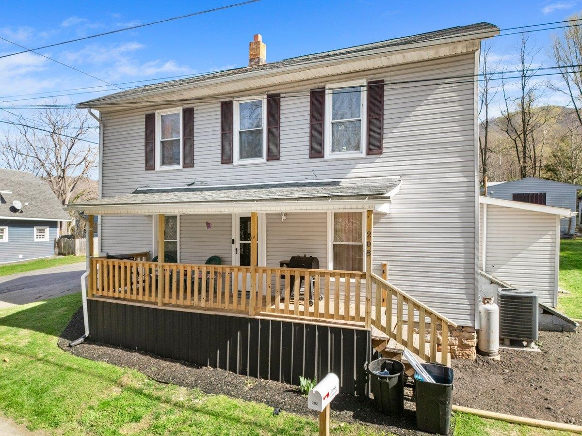 208 Holston Street