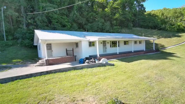 415 STOCKPEN MOUNTAIN RD, NARROWS, VA 24124 - Image 5e567ae2b86fa1579a8aa7acb5bc44cb/1643317870
