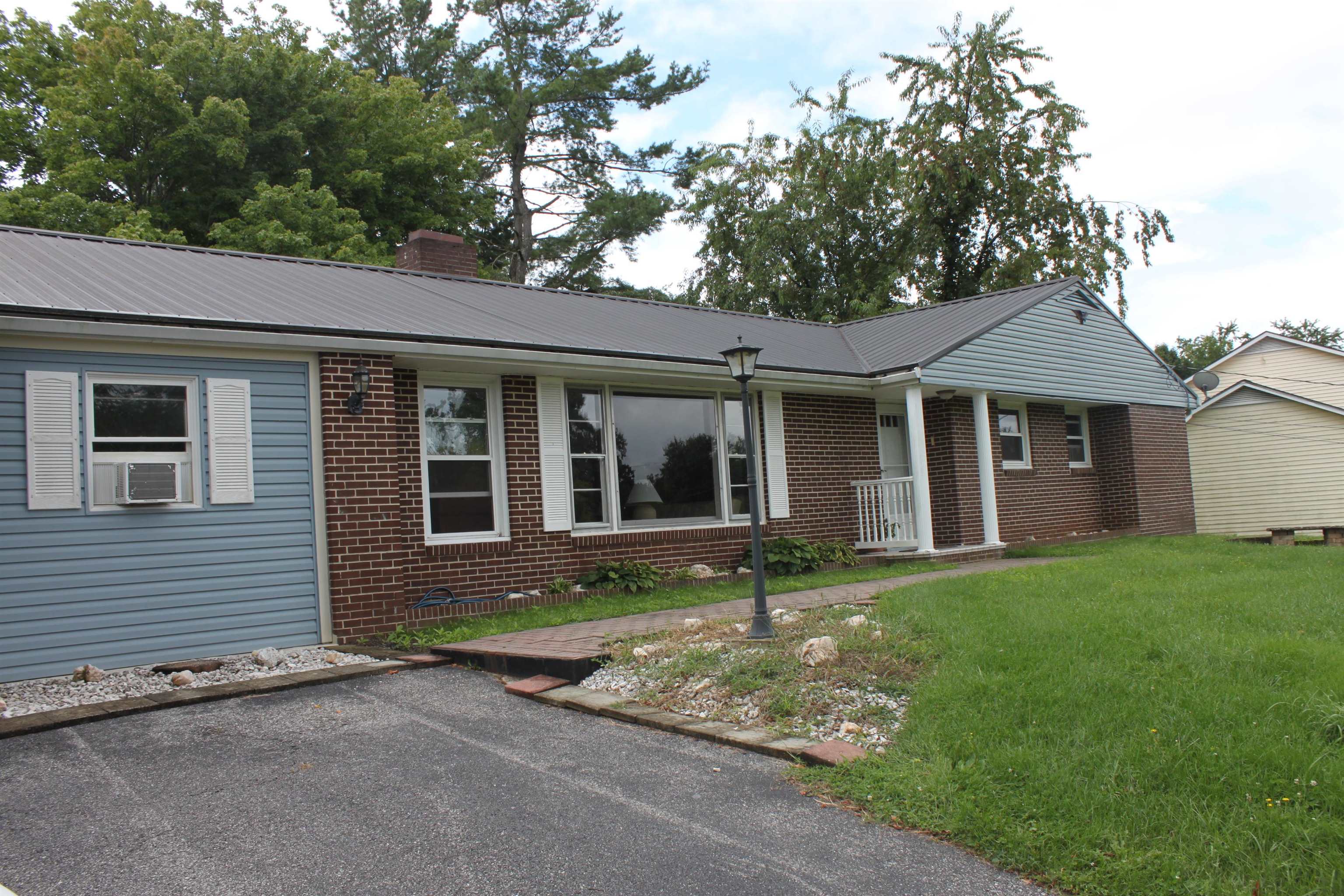 110 ROSEHILL Drive