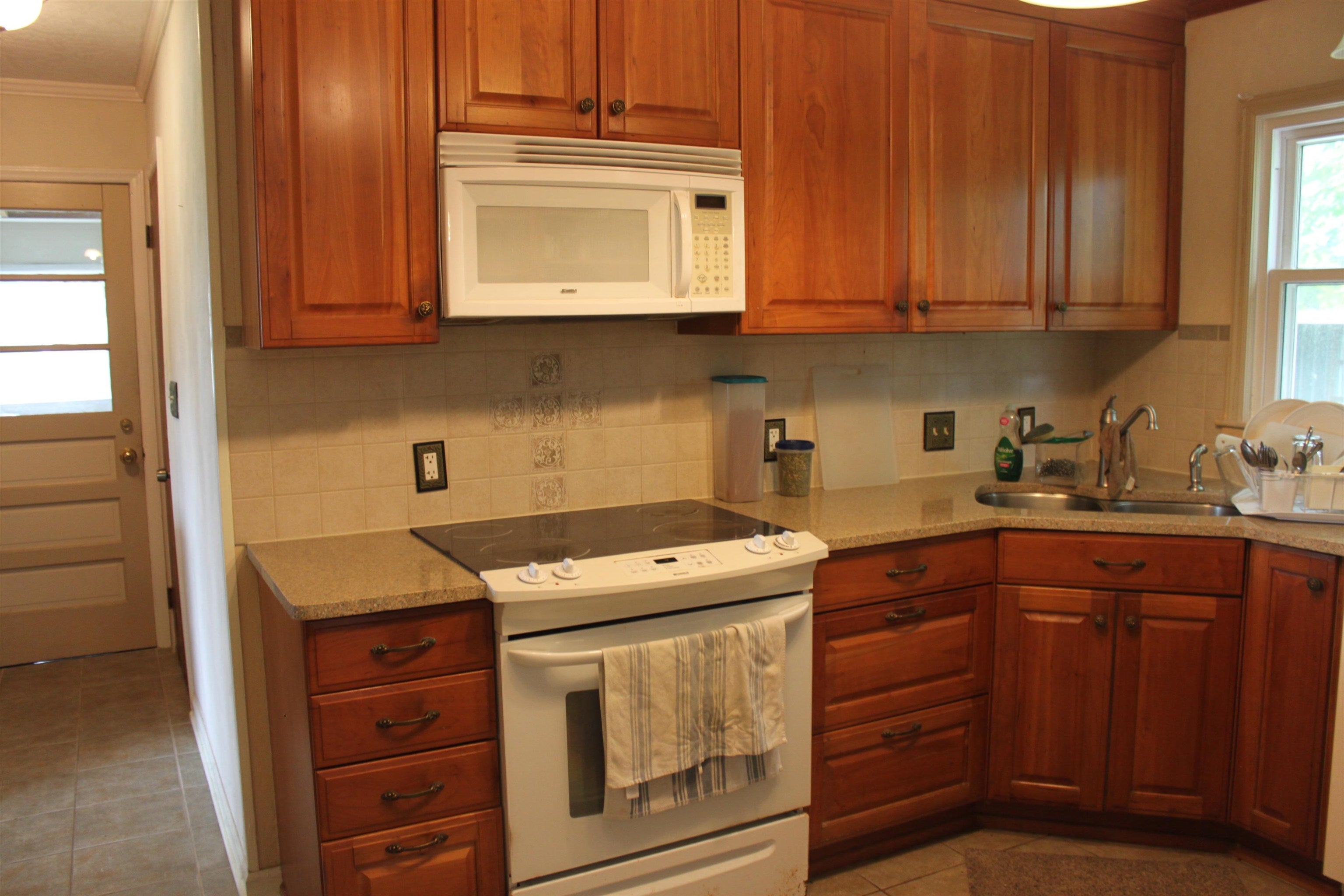 110 ROSEHILL Drive