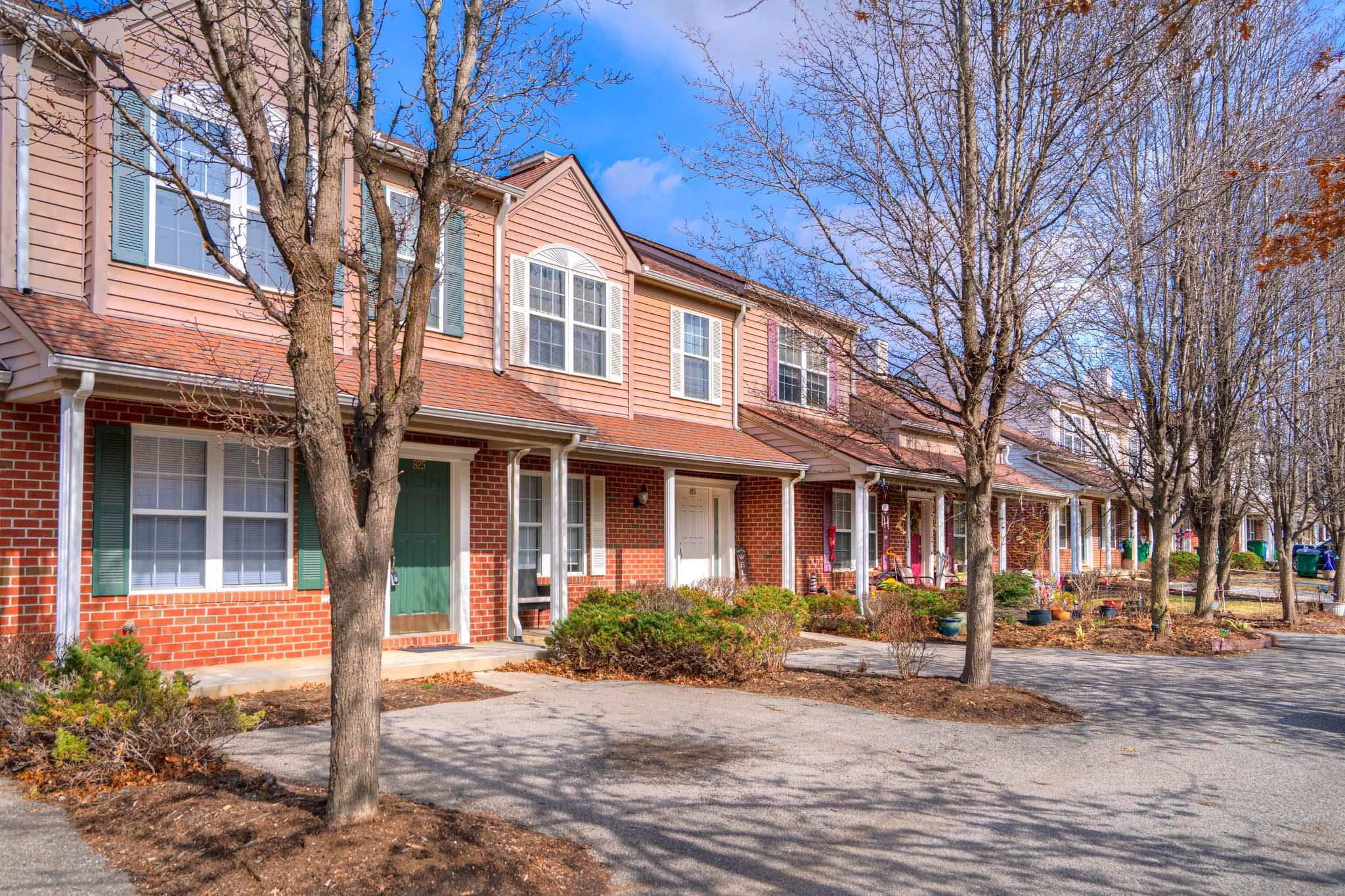 825 OAKTREE Boulevard