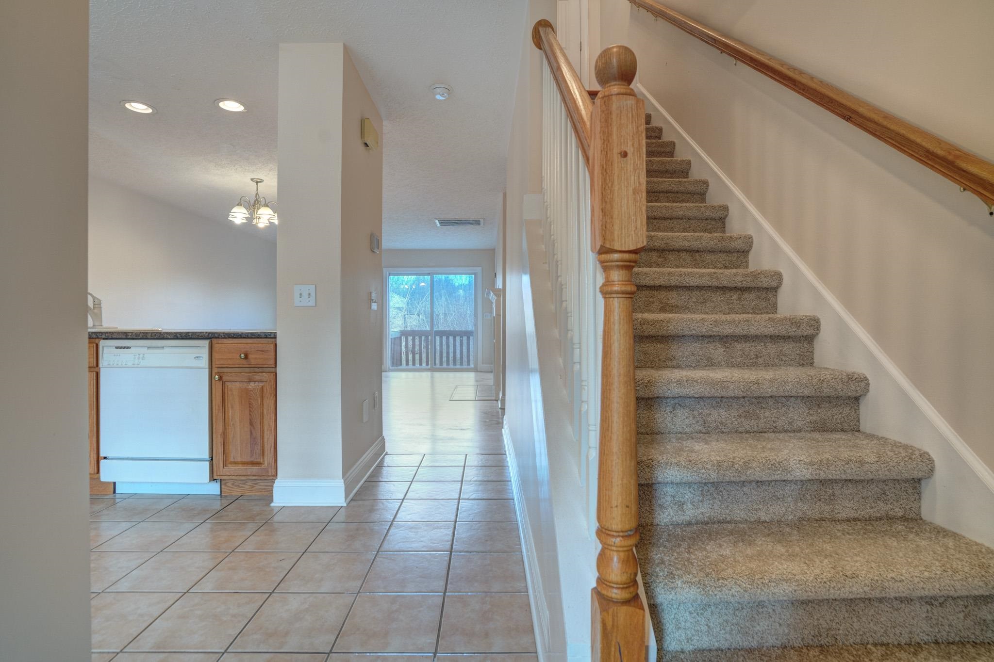 825 OAKTREE Boulevard