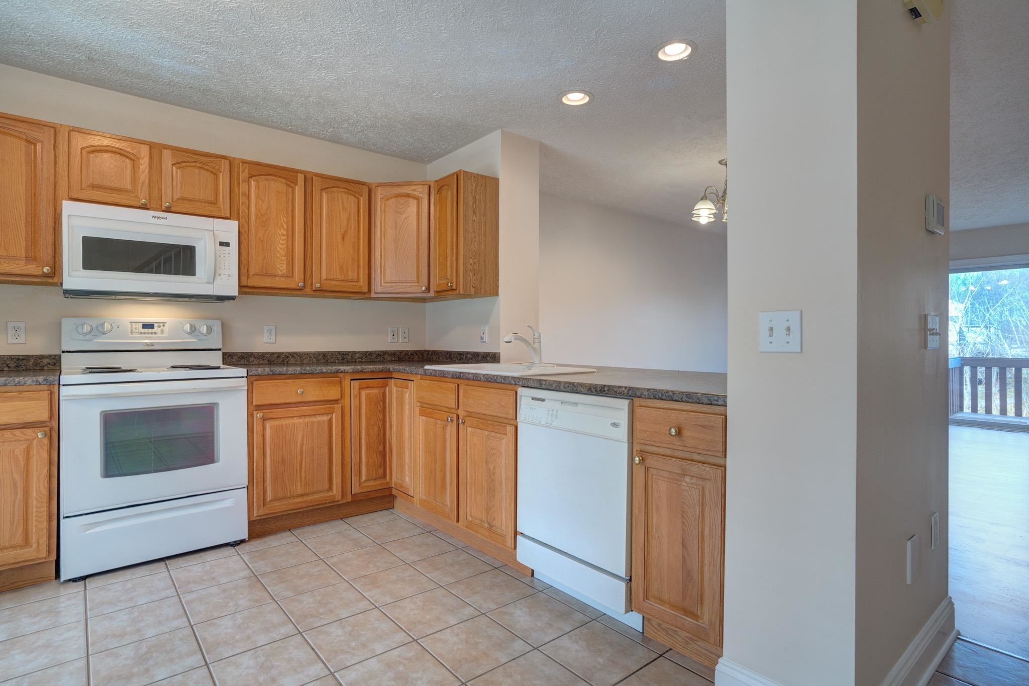 825 OAKTREE Boulevard